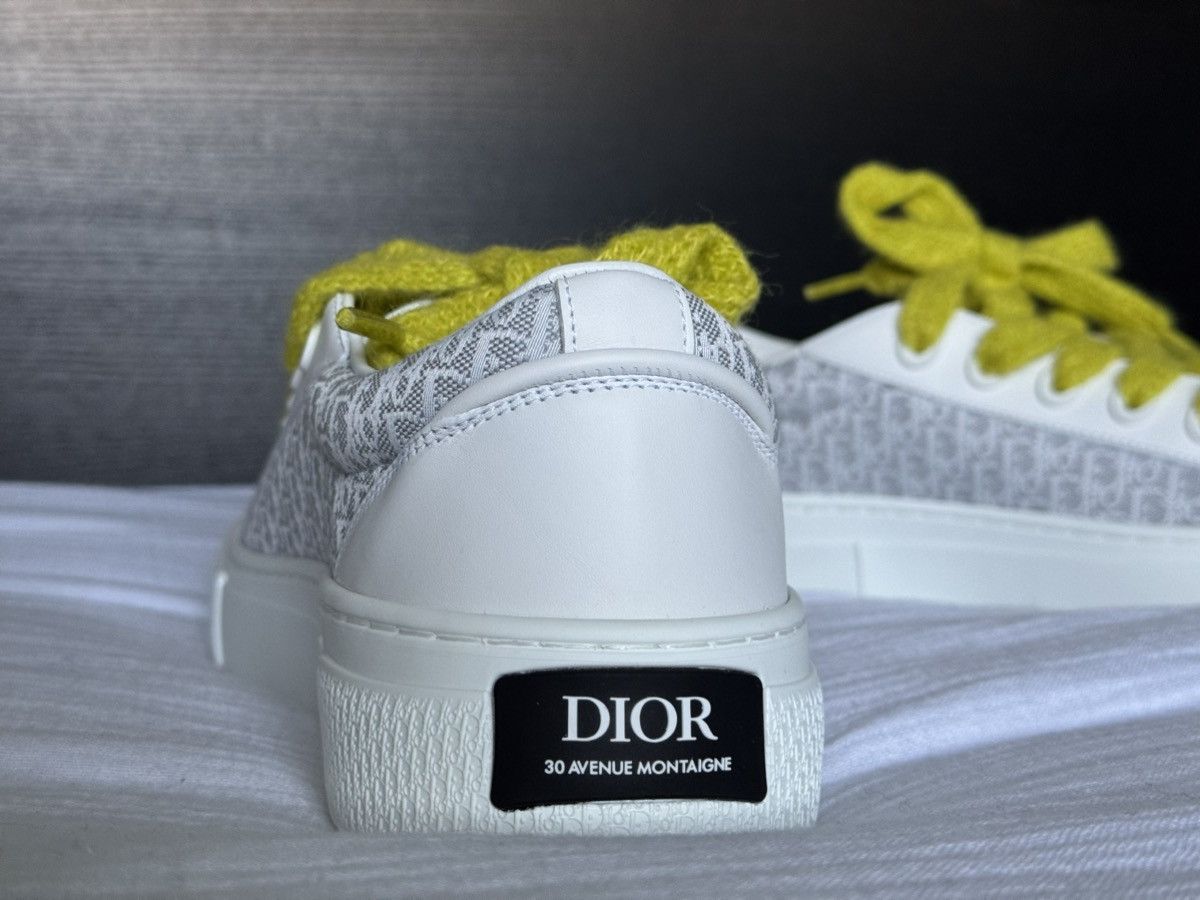 Dior × Kaws Dior x Kaws B33 Size US 10.5 / EU 43-44 - 3 Thumbnail