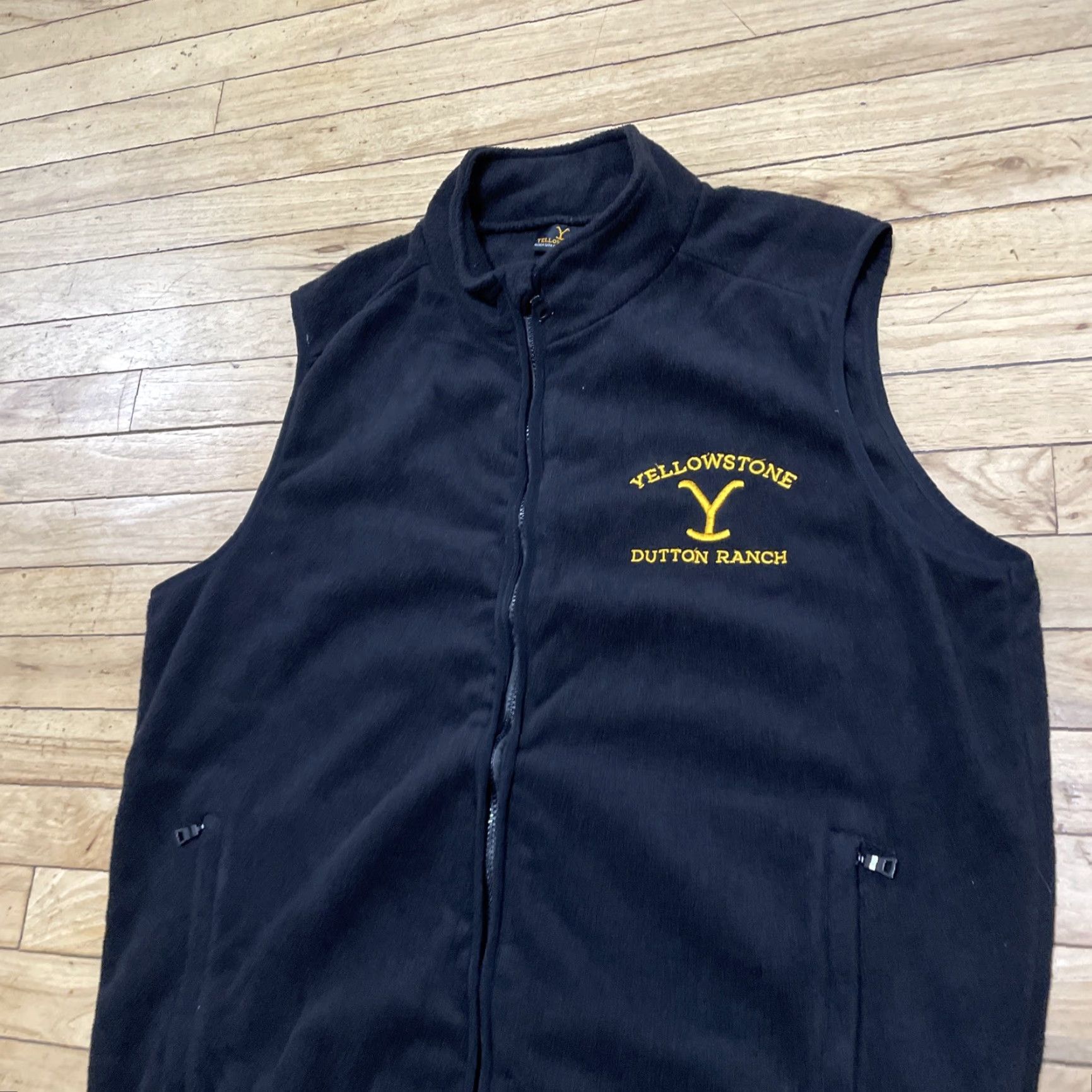 Vintage VINTAGE Yellowstone Dutton Ranch Fleece Vest Men L Black Full-Zip Mock Movie Studios Production Crew Issued Size US L / EU 52-54 / 3 - 3 Thumbnail