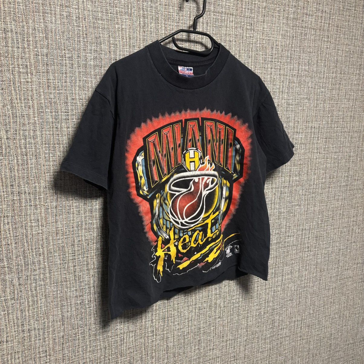 Vintage 90s Trench Ultra Miami Heat Tee – Raw Hem Black Size US M / EU 48-50 / 2 - 2 Thumbnail