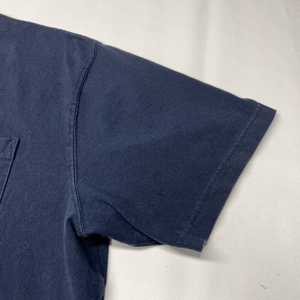 Carhartt Carhartt Tee Shirt Navy Blue Original Fit Chest Pocket Logo Size US XL / EU 56 / 4 - 3 Thumbnail
