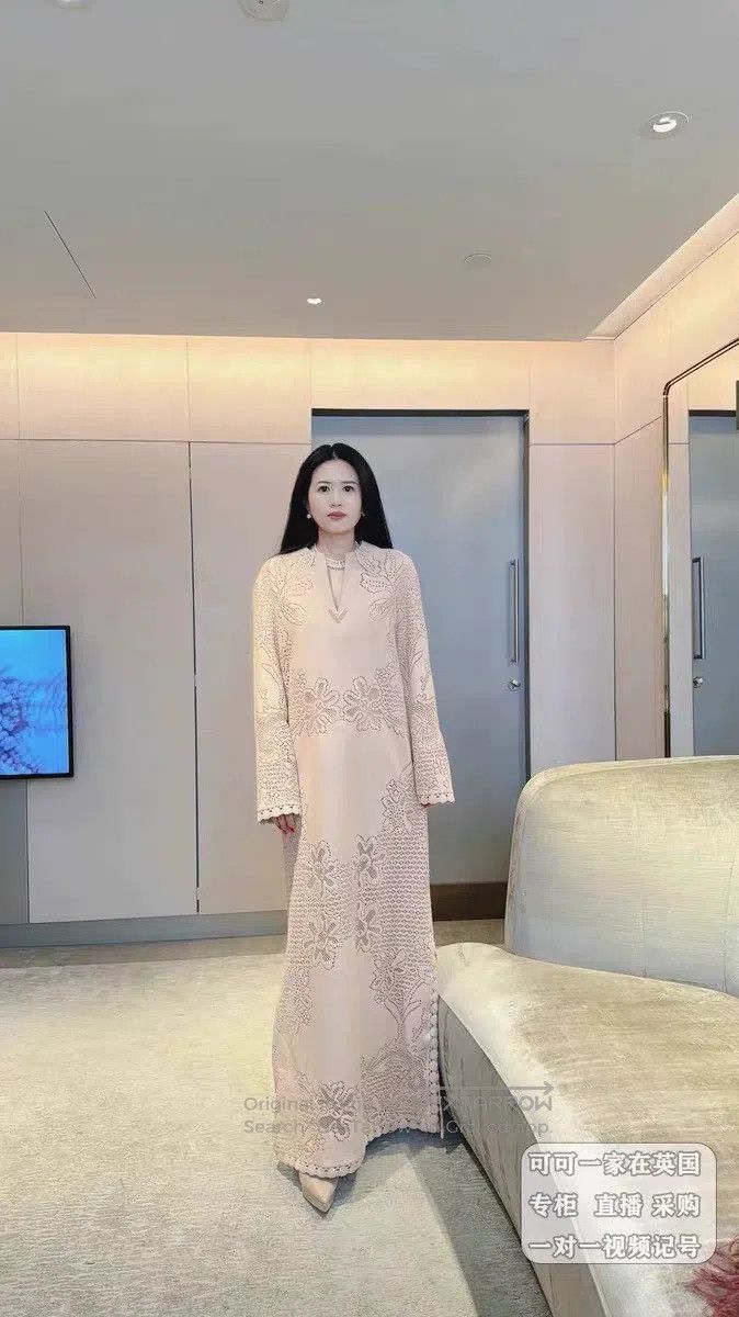 Valentino Valentino Long dress Size M / US 6-8 / IT 42-44 - 3 Thumbnail