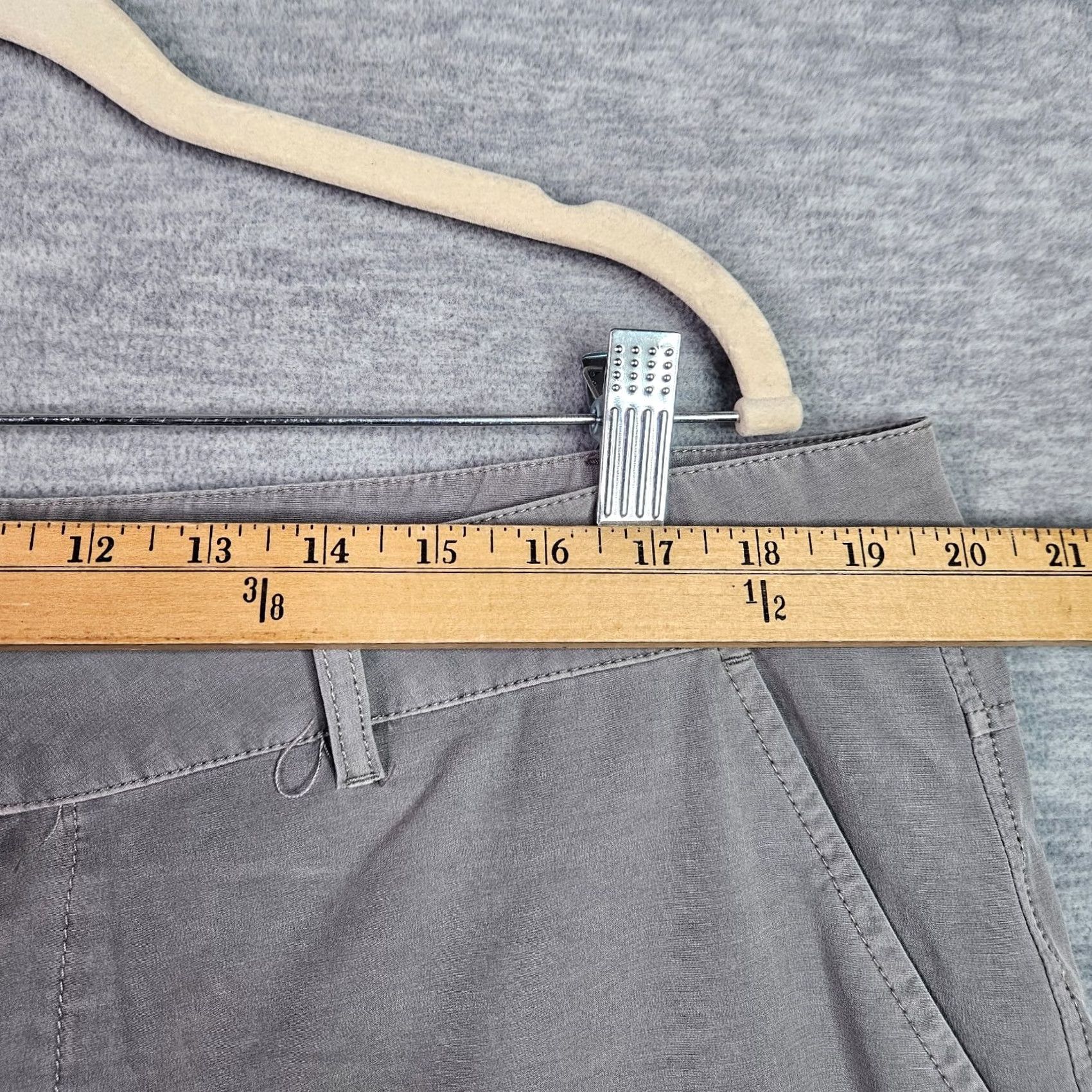 Lucky Brand Lucky Brand Men Chino Shorts Gray Casual Flat Front Size 38 Size US 38 / EU 54 - 2 Thumbnail