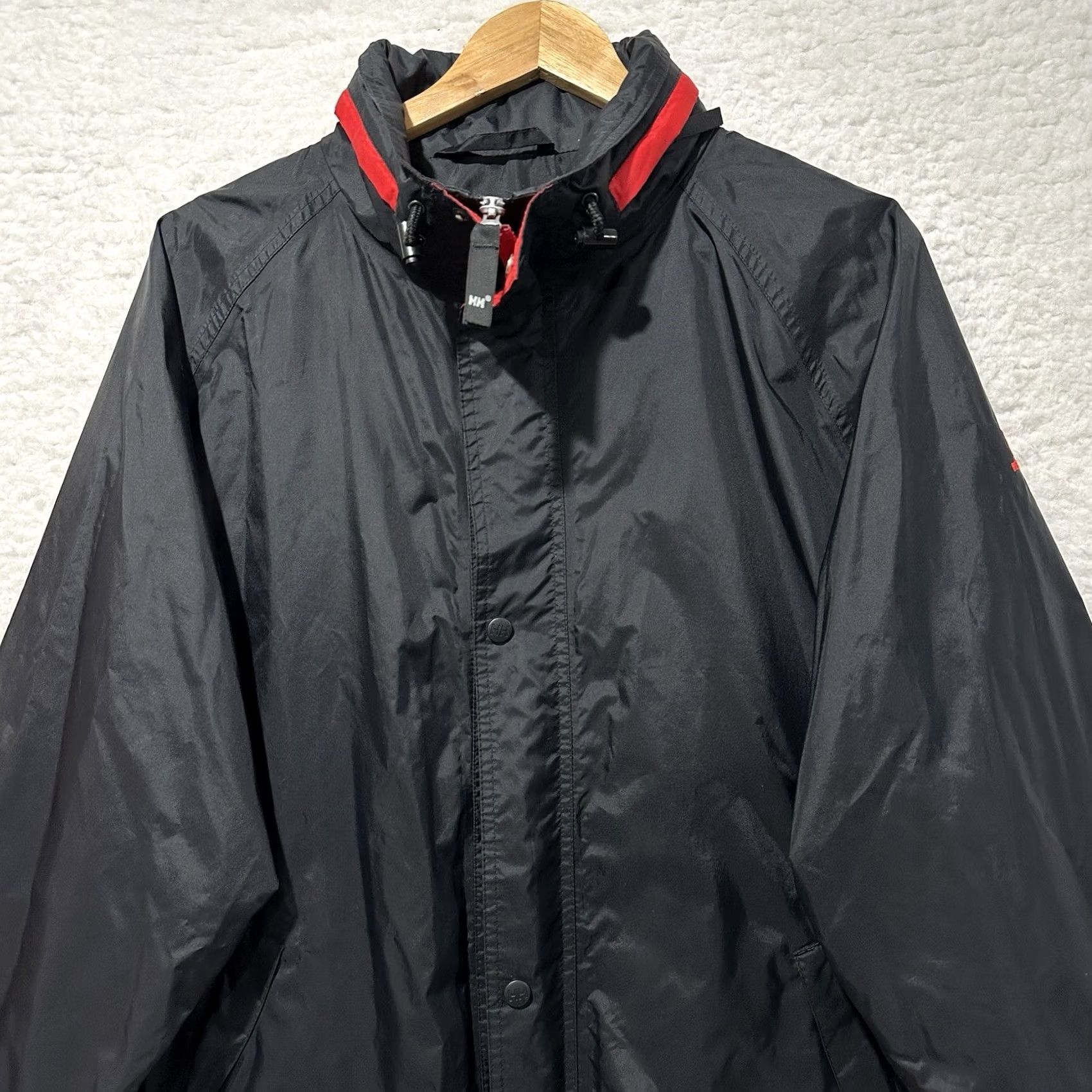 Helly Hansen Helly Hansen Windbreaker Jacket L Hooded Full Zip Black Red Detailing Collar L Size US L / EU 52-54 / 3 - 4 Thumbnail