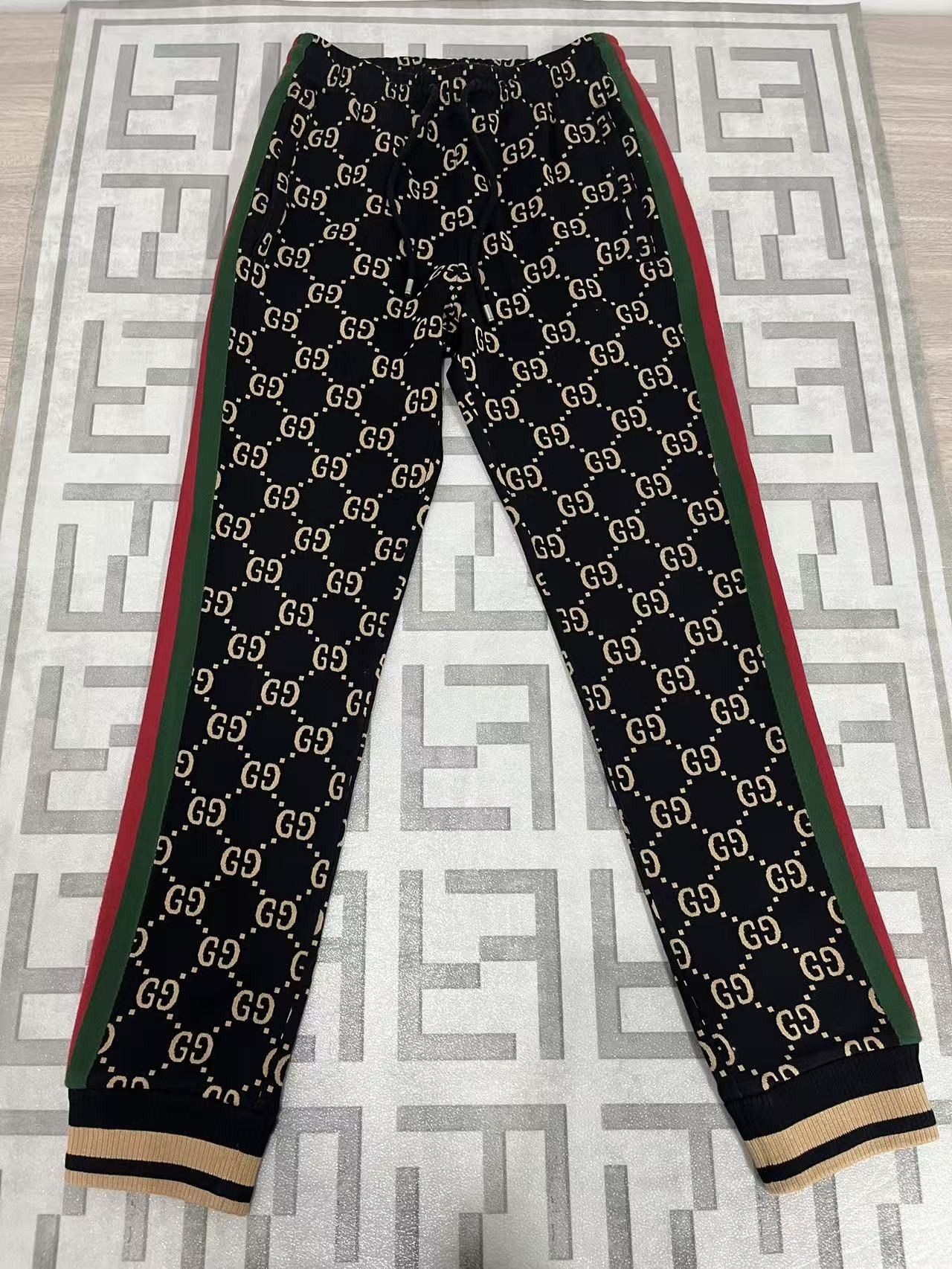 Gucci Gucci GG Jacquard Joggers Size US 28 Size US 28 / EU 44 - 1 Thumbnail