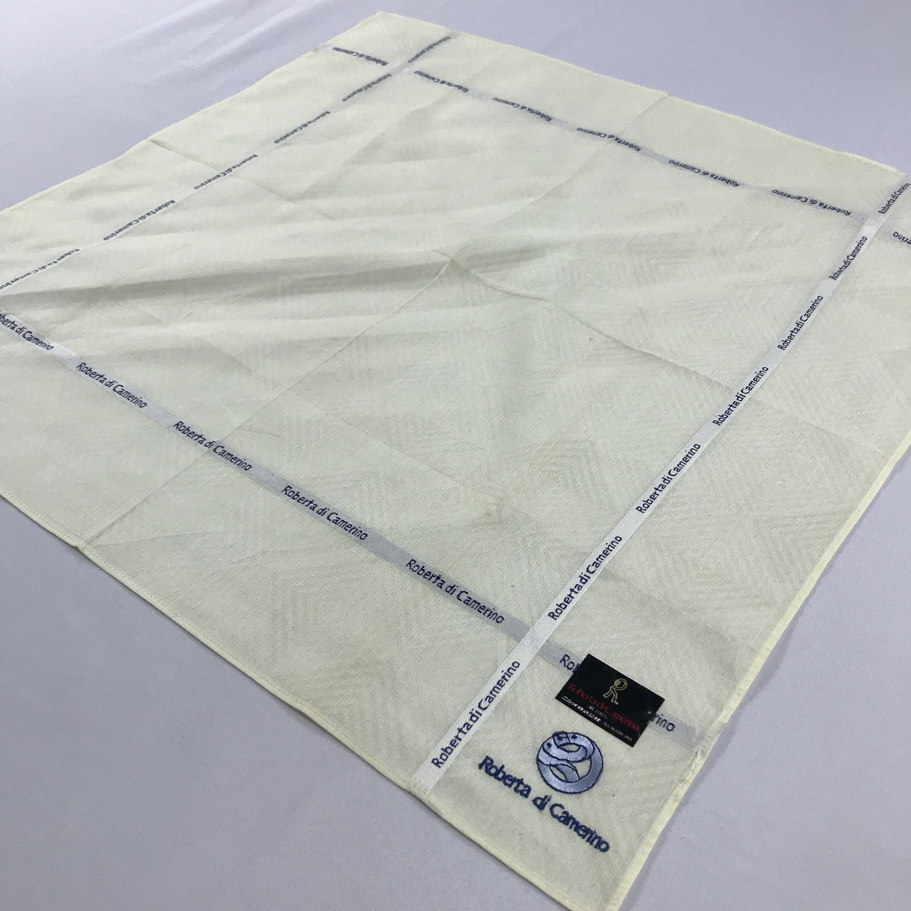 Roberta di Camerino × Vintage Roberta Di Camerino Bandana /Handkerchief/Neckerchief -S2026 Size ONE SIZE - 2 Thumbnail