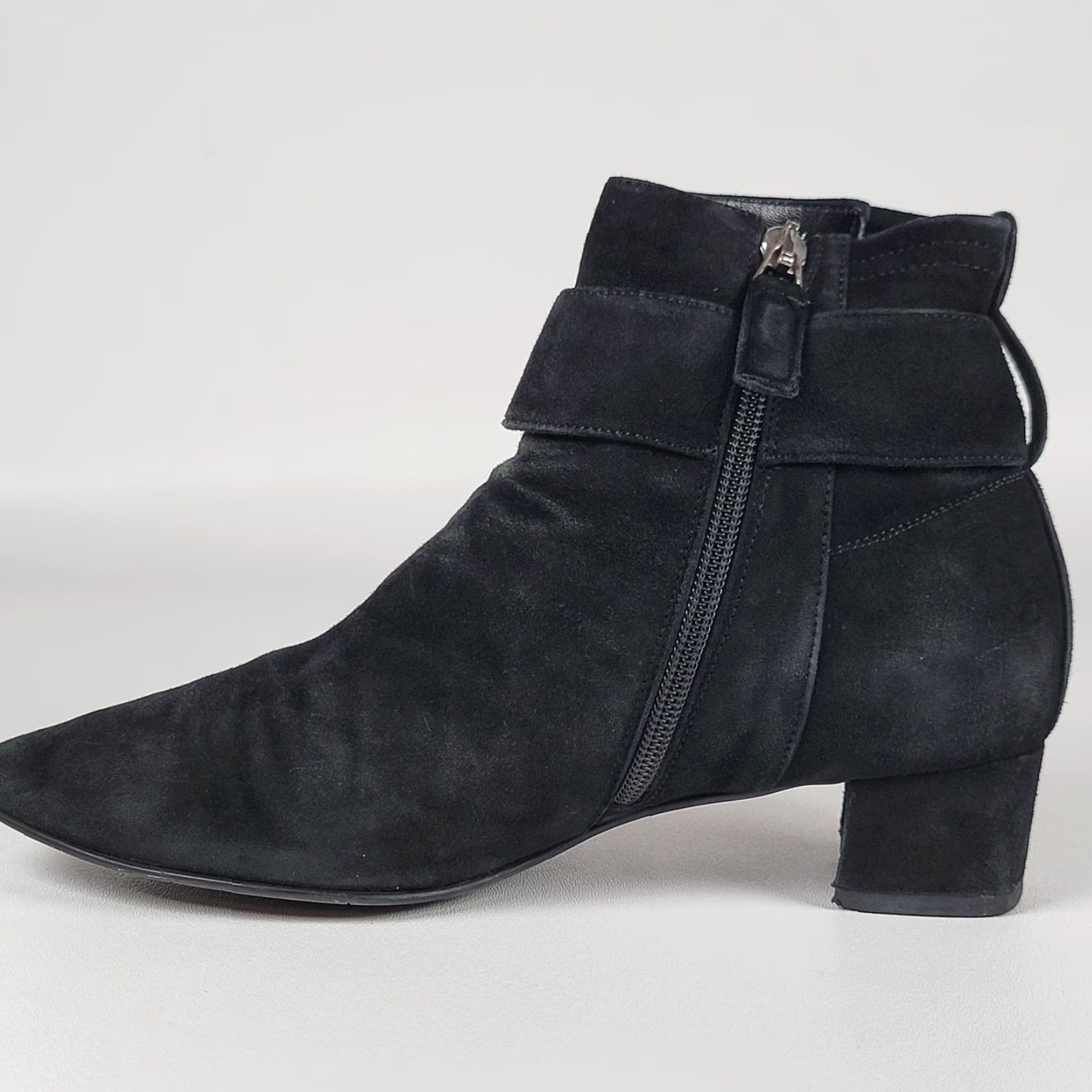 Aquatalia Aquatalia Women's Size 8 Black Suede Ankle Boots Made Italy Size US 8 / IT 38 - 5 Thumbnail