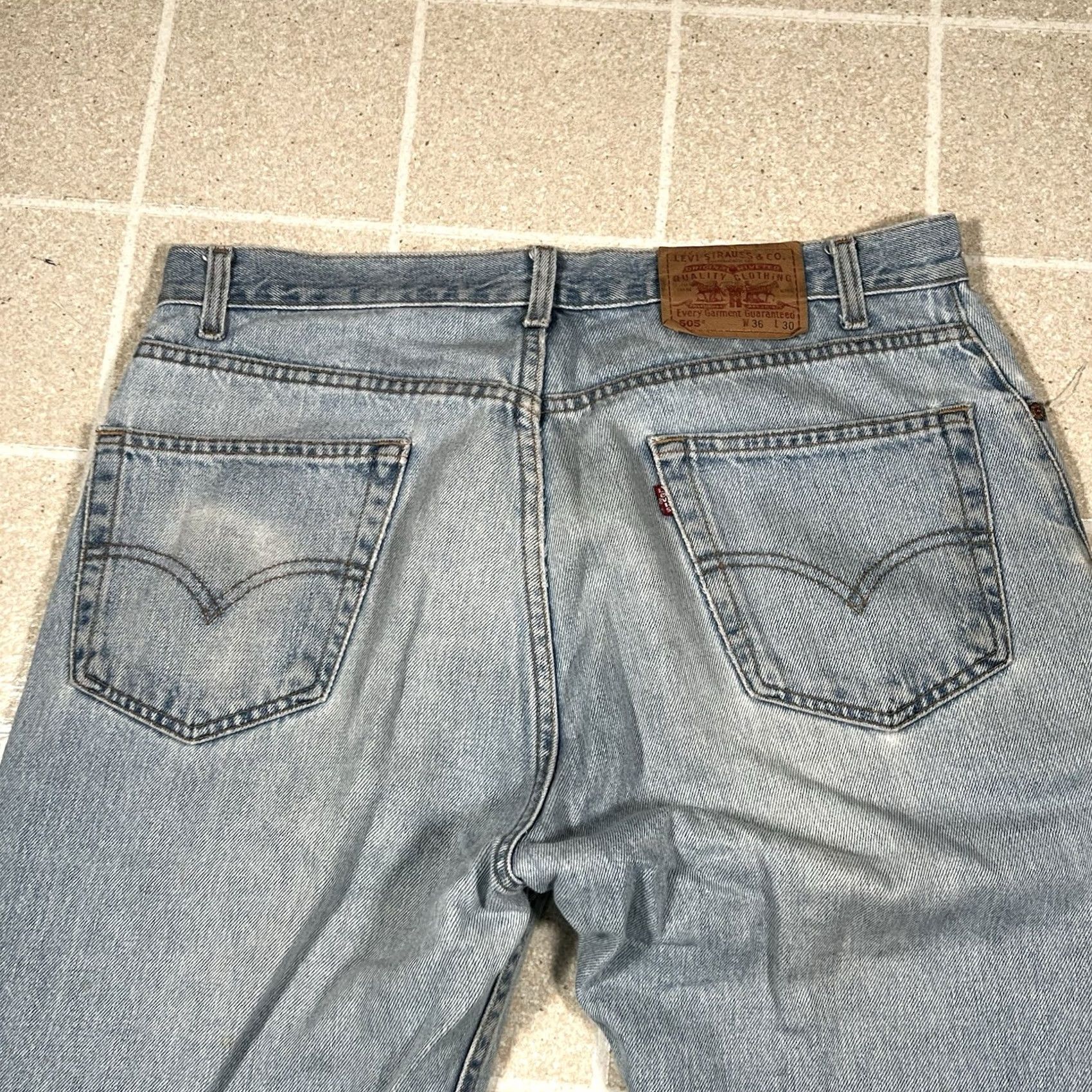 Levi's VINTAGE Levi's 505 Jeans Blue Denim Light Distressed 36x30 Straight Men Size US 36 / EU 52 - 7 Thumbnail