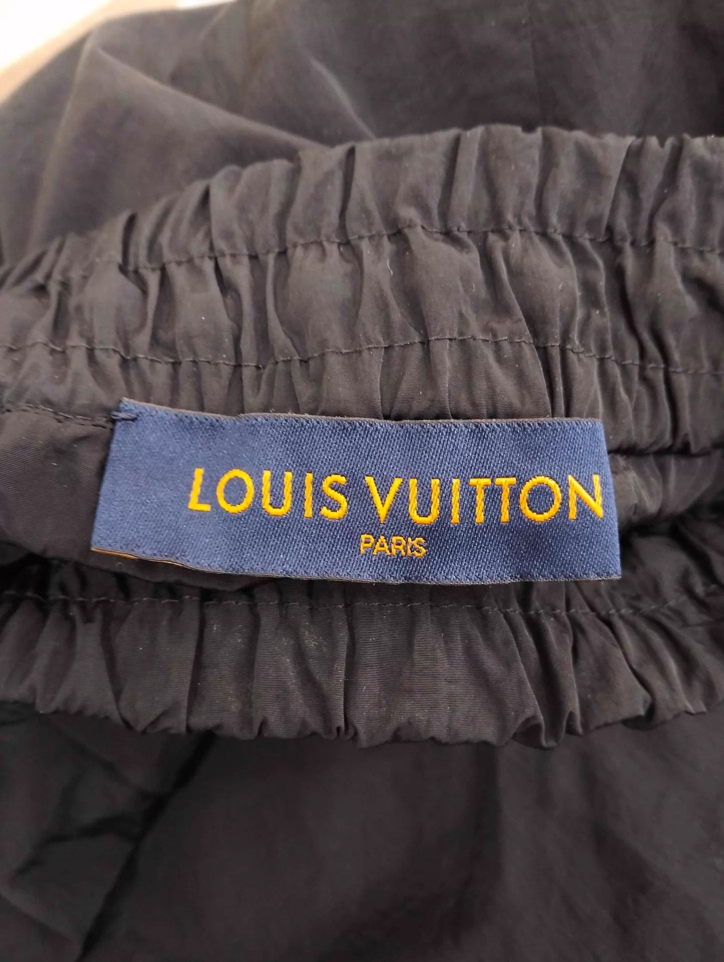 Louis Vuitton Louis Vuitton Nylon Casual Zip Pocket Shorts 38 95 New Size 27" / US 4 / IT 40 - 4 Thumbnail