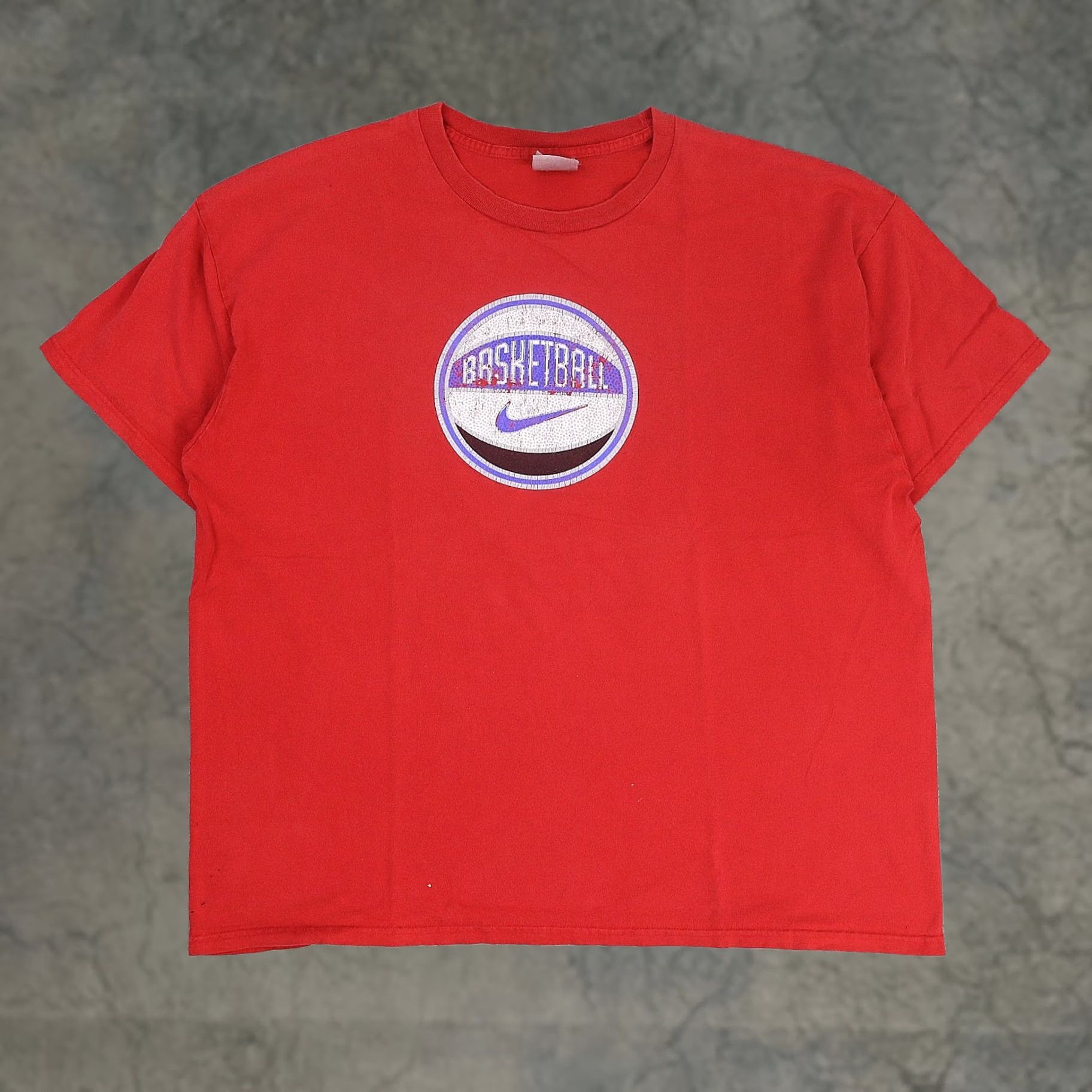 Nike VINTAGE Nike Basketball Shirt 2XL Red Short Sleeve Crew Neck Mens 90s Sports Swoosh Thrashed Size US XXL / EU 58 / 5 - 1 Thumbnail
