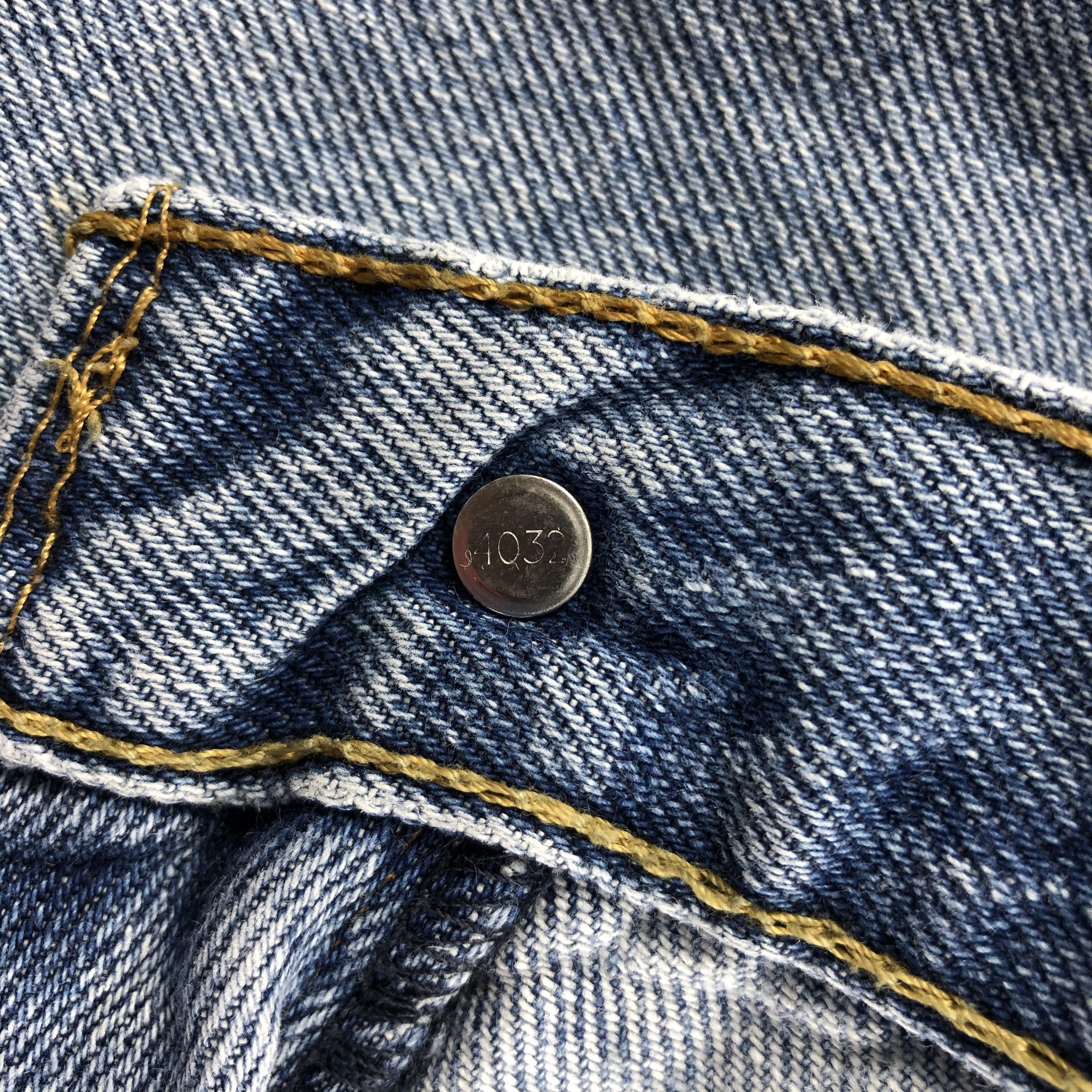 Levi's Vintage Blue Wash Levis 505 Jeans-J1624 Size US 35 - 9 Thumbnail