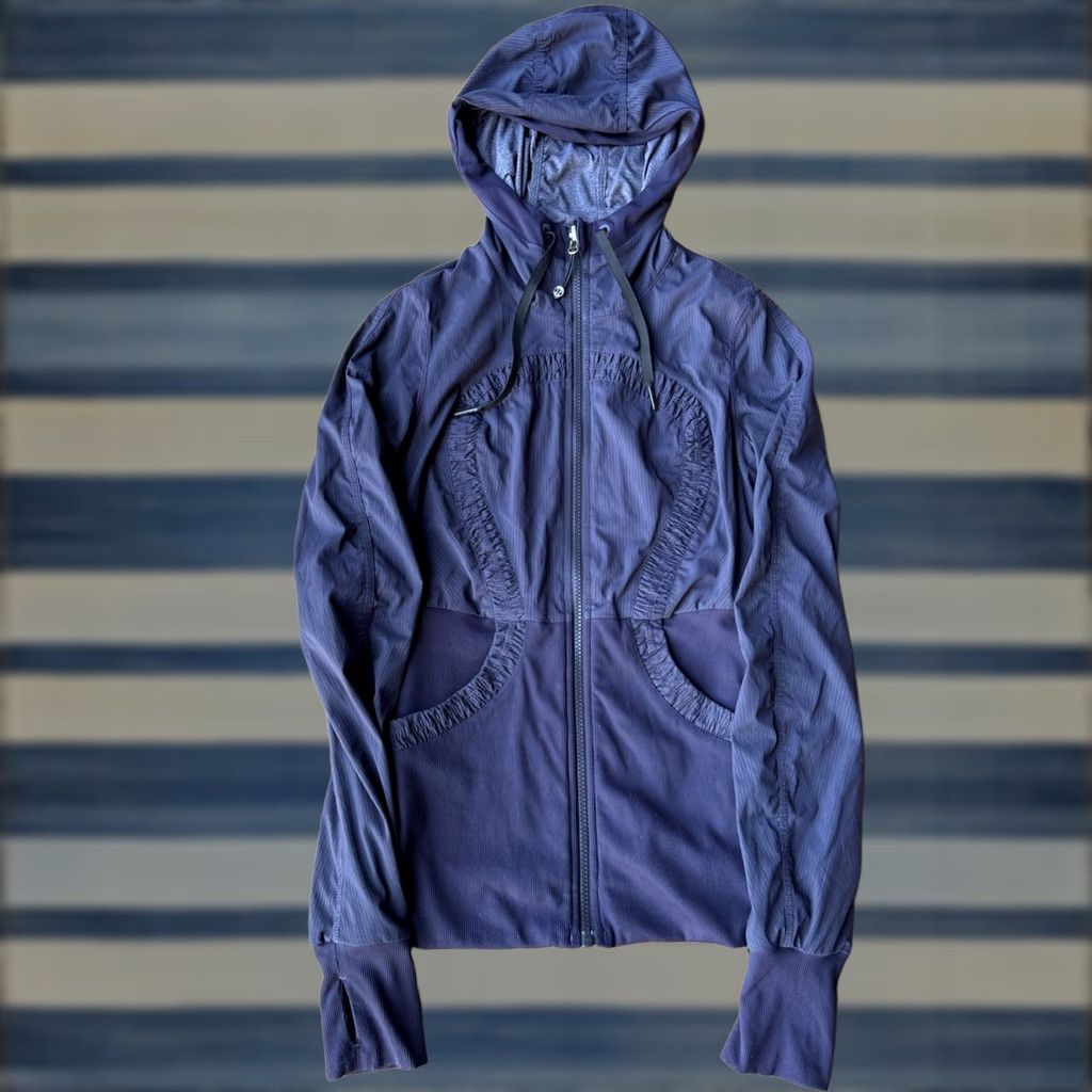 Lululemon Lululemon Dance Studio Jacket III CORSET Reversible Hoodie Jacket Women's 6 Purple Striped/Solid Full Zip Pockets Reversible Size M / US 6-8 / IT 42-44 - 1 Thumbnail