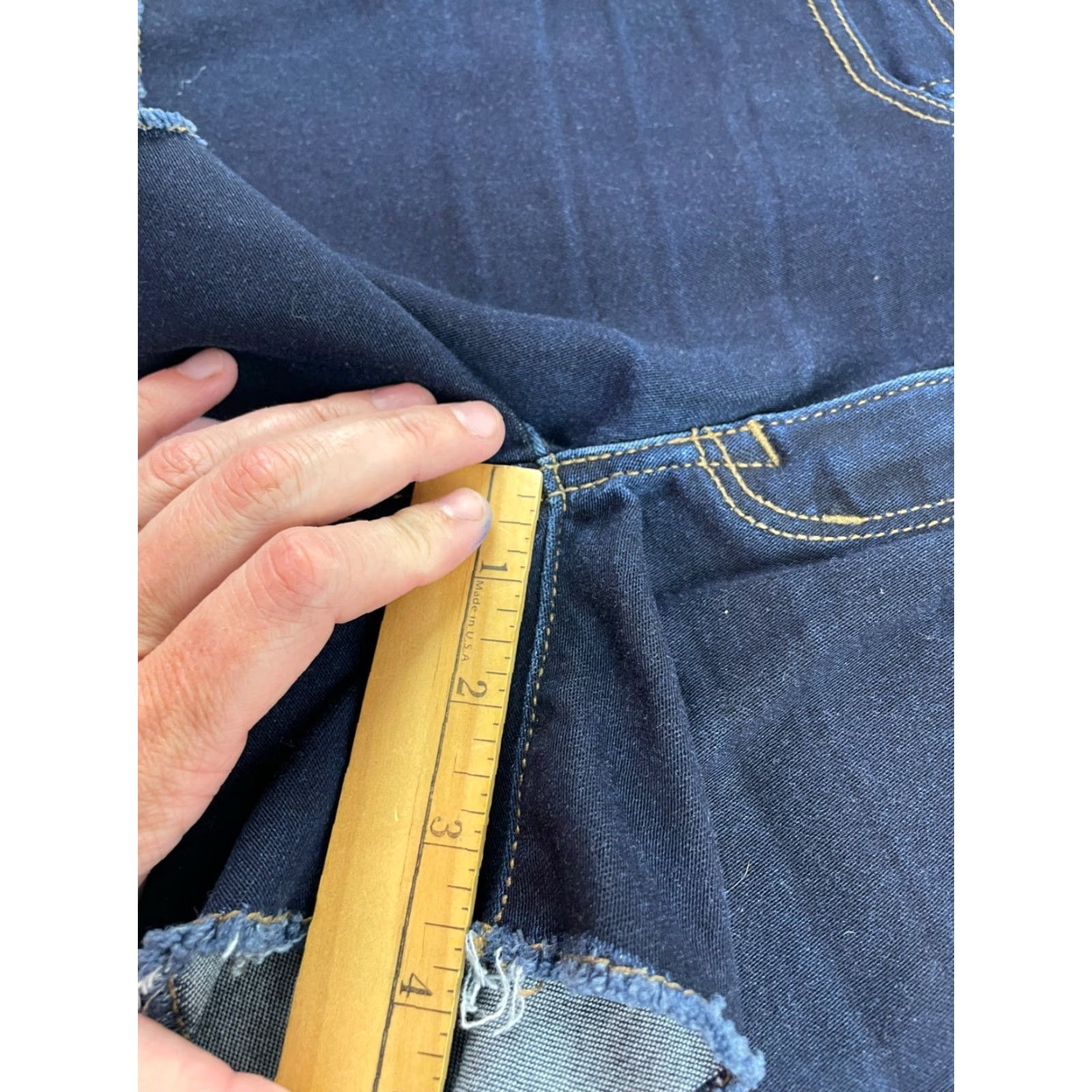 American Eagle Outfitters American Eagle Outfitters Shorts Women's 00 High Rise Shortie Frayed Hem Denim Blue Pocket Casual Vintage? No Size 42" / US 20 - 5 Thumbnail