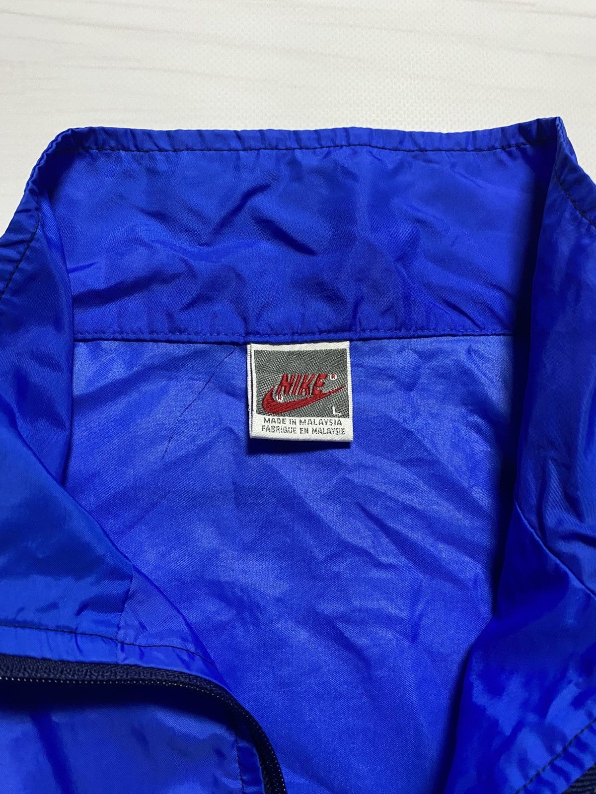 Nike × Vintage Vintage Nike 90’s Big Logo nylon y2k light jacket Retro Size US L / EU 52-54 / 3 - 3 Thumbnail
