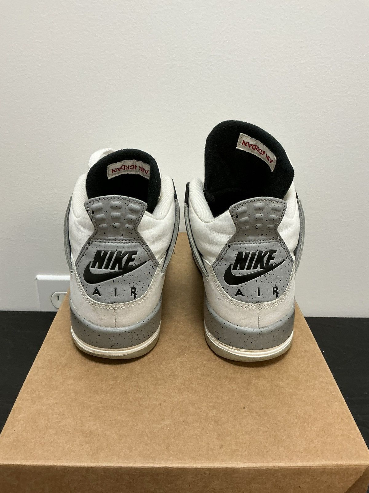 Jordan Brand Jordan 4 white cement 2016 (gs) Size US 6.5 / EU 39-40 - 4 Thumbnail