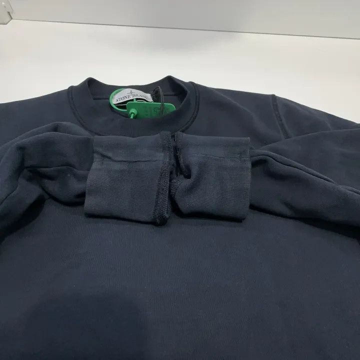 Stone Island Stone Island Classic Crew Sweatshirt for Men -2506 Size US S / EU 44-46 / 1 - 7 Thumbnail