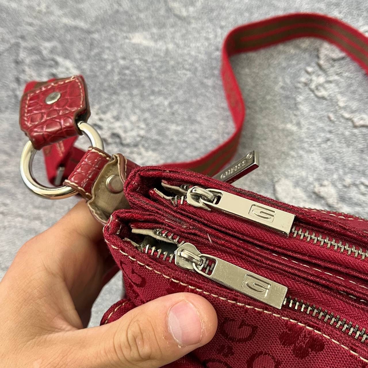 Vintage Vintage Y2K Guess Style Monogram Red Bag Size ONE SIZE - 9 Thumbnail