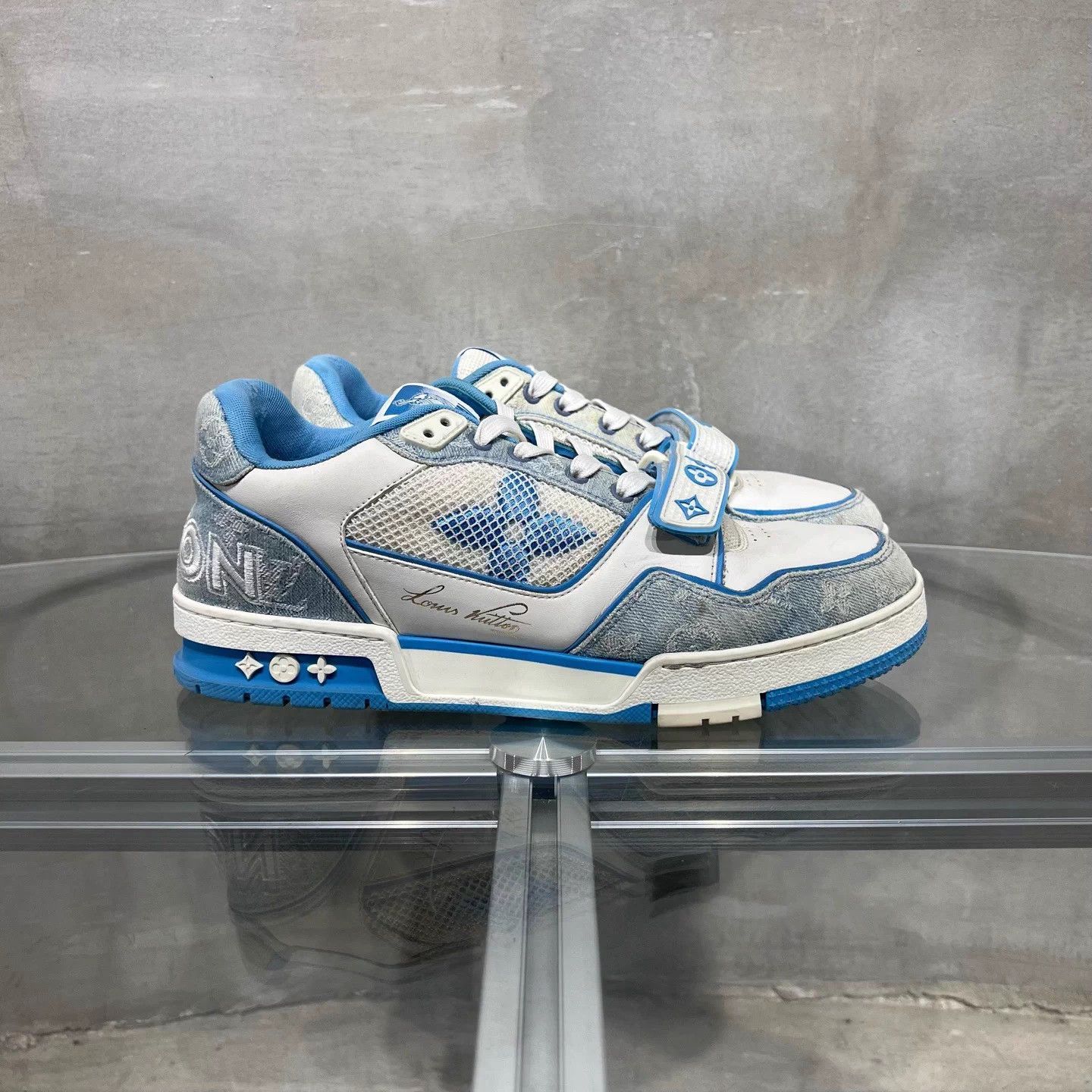 Louis Vuitton LV TRAINER White Blue Denim Velcro UK8.5/42.5 Size US 9.5 / EU 42-43 - 4 Thumbnail