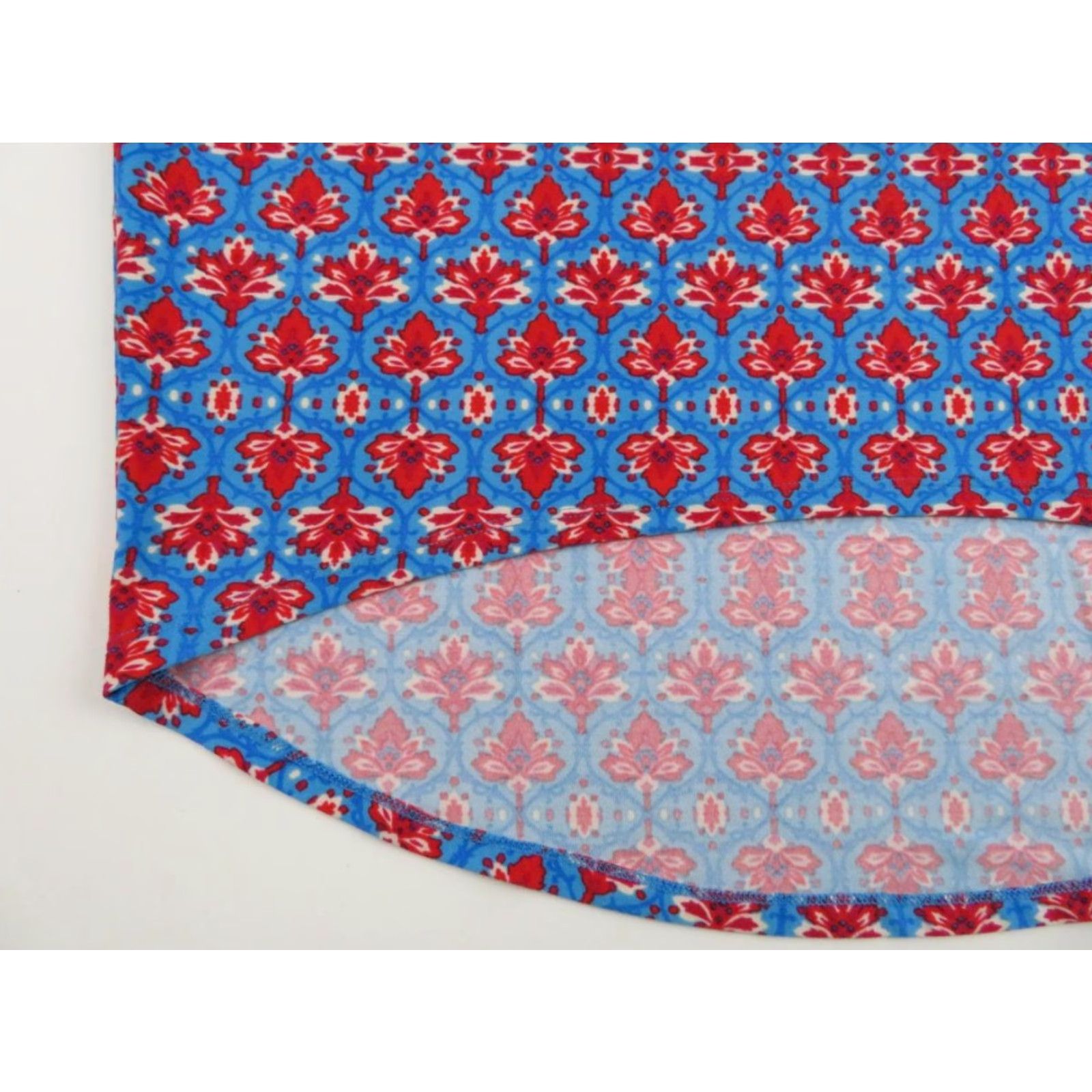 Vintage LuLaRoe Irma T Shirt Blue Red Floral Tunic XXS High Low Shirt Womens Floral Tee EUC Size XXS / US 00 / IT 34 - 4 Thumbnail