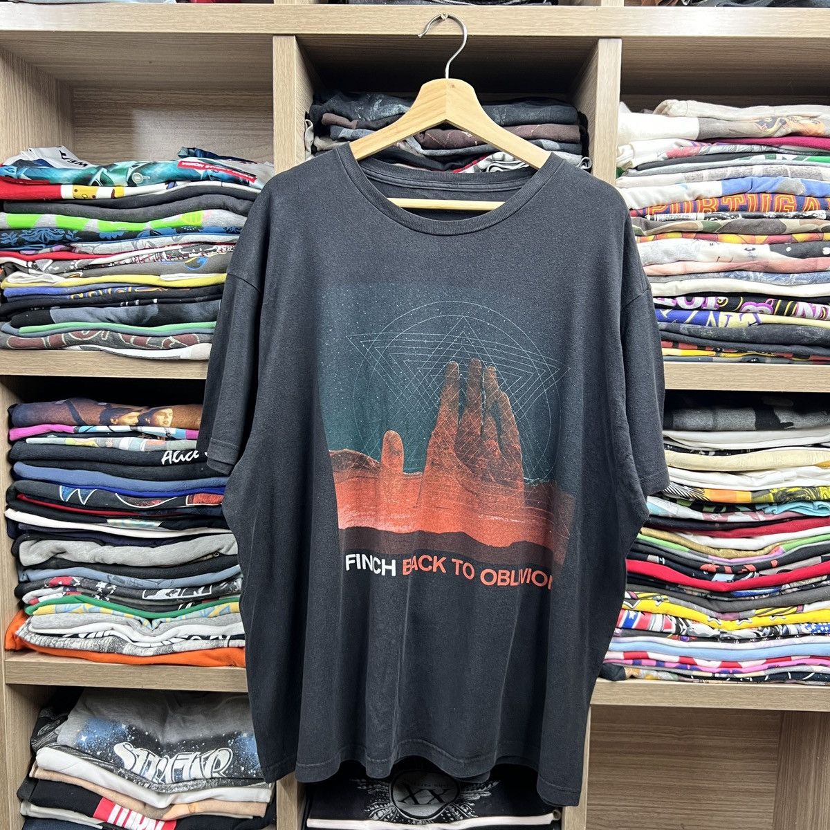 Band Tees FINCH BACK TO OBLIVION BAND TEE TOUR Size US XXL / EU 58 / 5 - 1 Thumbnail