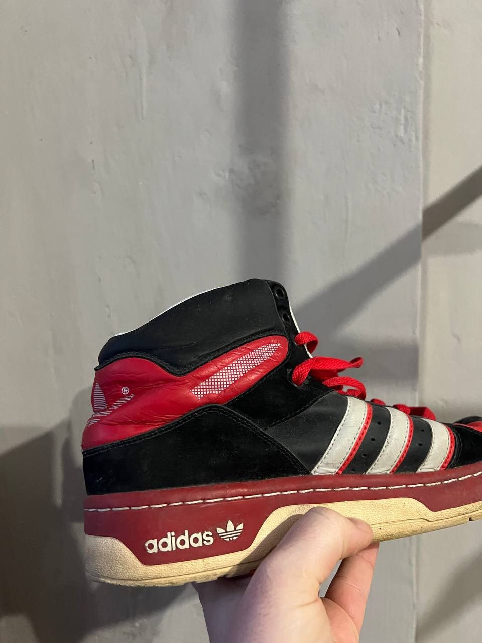 Adidas LIMITED EDITION NBA ADIDAS ORIGINALS METRO ATTITUDE SIZE 9 Size US 9 / EU 42 - 4 Thumbnail
