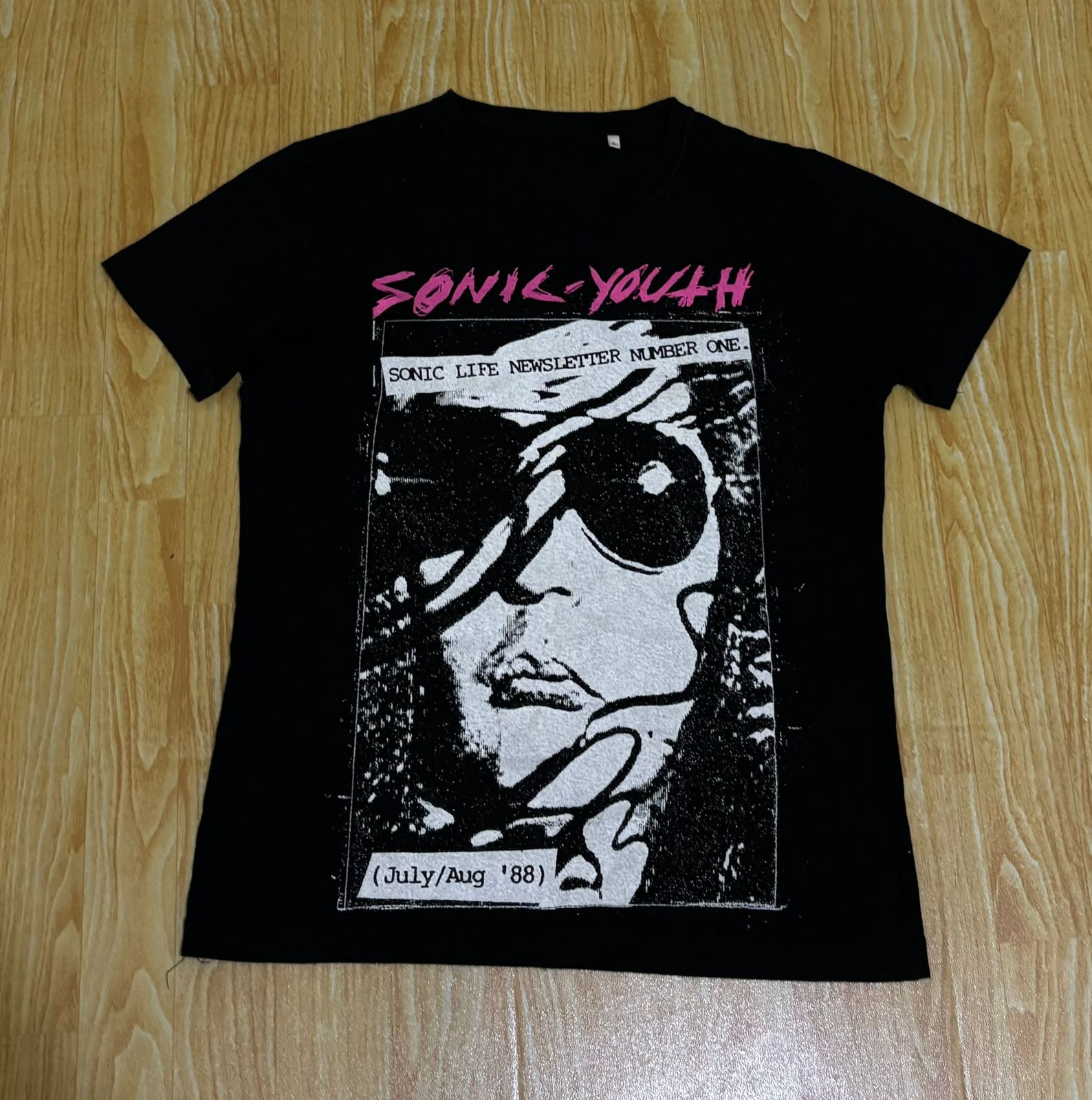 Band Tees Rare Sonic youth museum neu shirt nirvana dinosaur jr mbv Size US S / EU 44-46 / 1 - 2 Thumbnail
