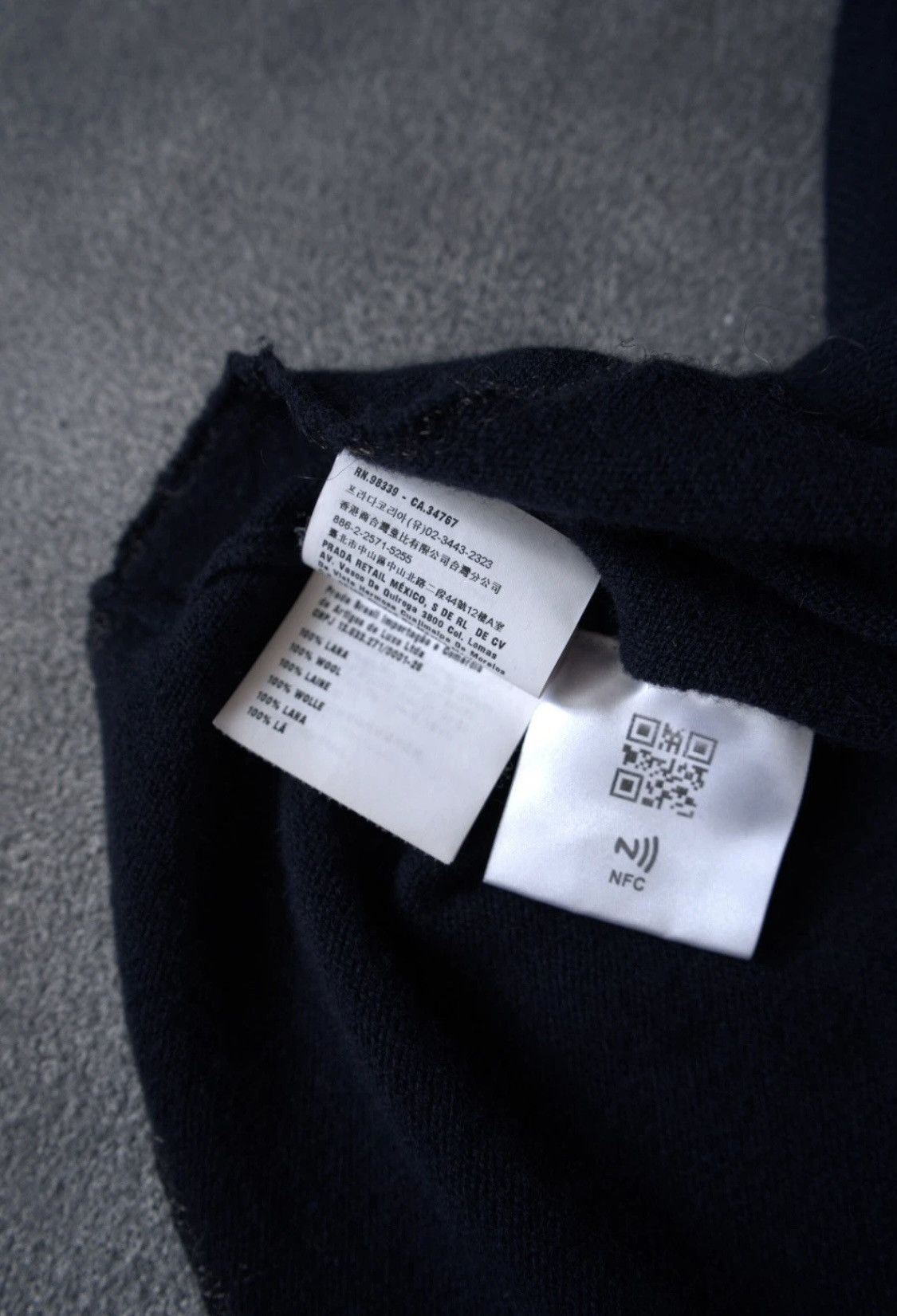 Miu Miu SS22 Miu Miu Runway Cropped Sweater Embroidered Logo Wool Size US S / EU 44-46 / 1 - 16 Thumbnail