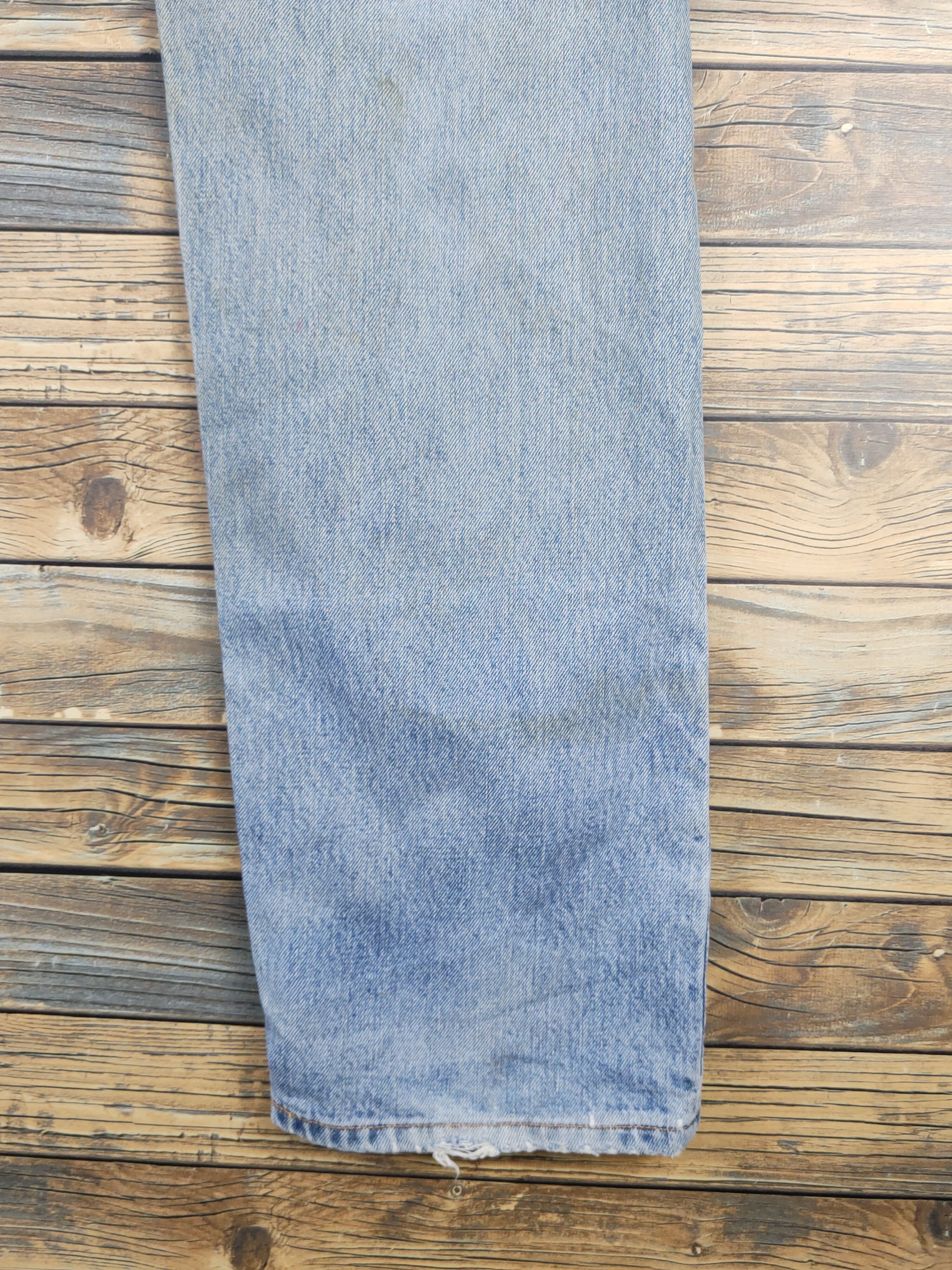 Levi's 501 Levis vintage Blue Distressed Ripped denim Jeans #W1619 Size US 34 / EU 50 - 14 Thumbnail