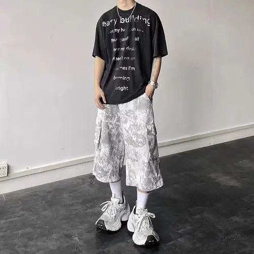 Japanese Brand Retro Hip Hop Multi-Pocket Loose Casual Shorts Size US 32 / EU 48 - 1 Thumbnail