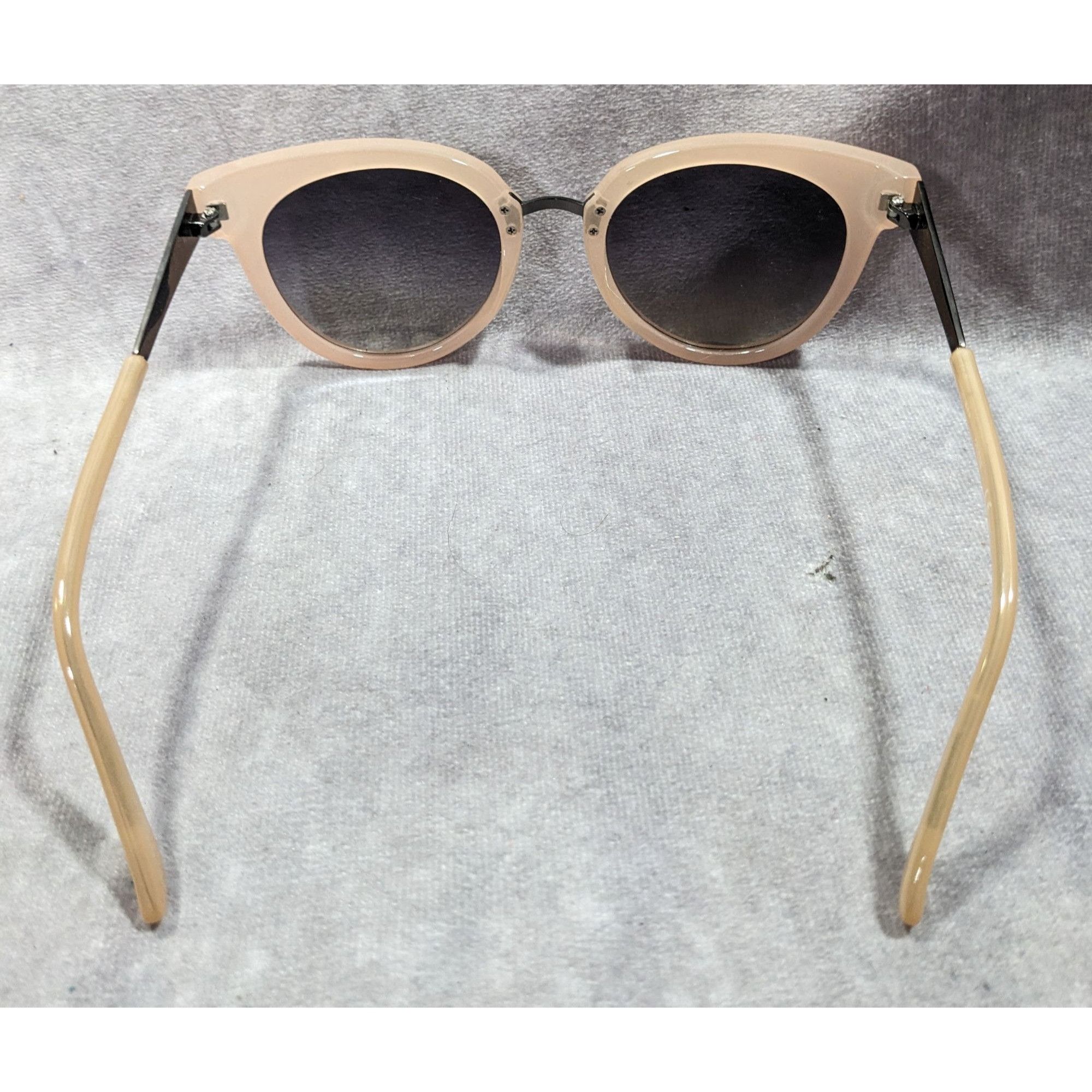 Guess Guess Chunky Retro Nude And Silver Tone Sunglasses Size ONE SIZE - 5 Thumbnail