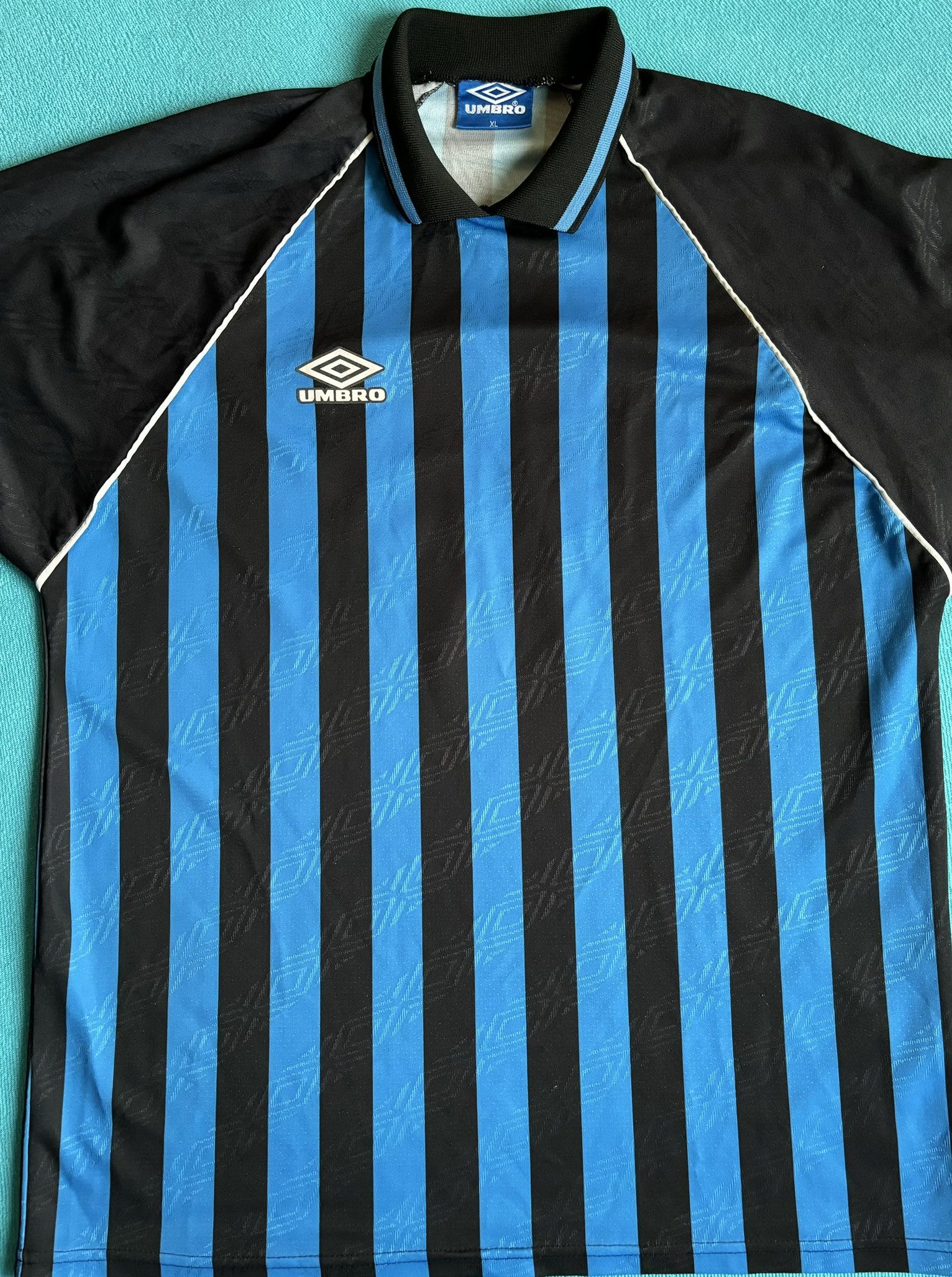Umbro Template Umbro 9 Football Jersey sizes. XL Size US XL / EU 56 / 4 - 7 Thumbnail