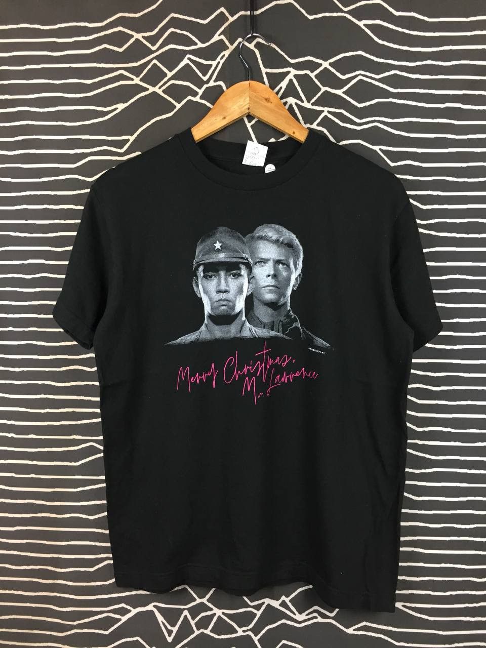 Vintage Merry Christmas Mr.Lawrence Movie David Bowie & Sakamoto Tee Size US M / EU 48-50 / 2 - 1 Thumbnail