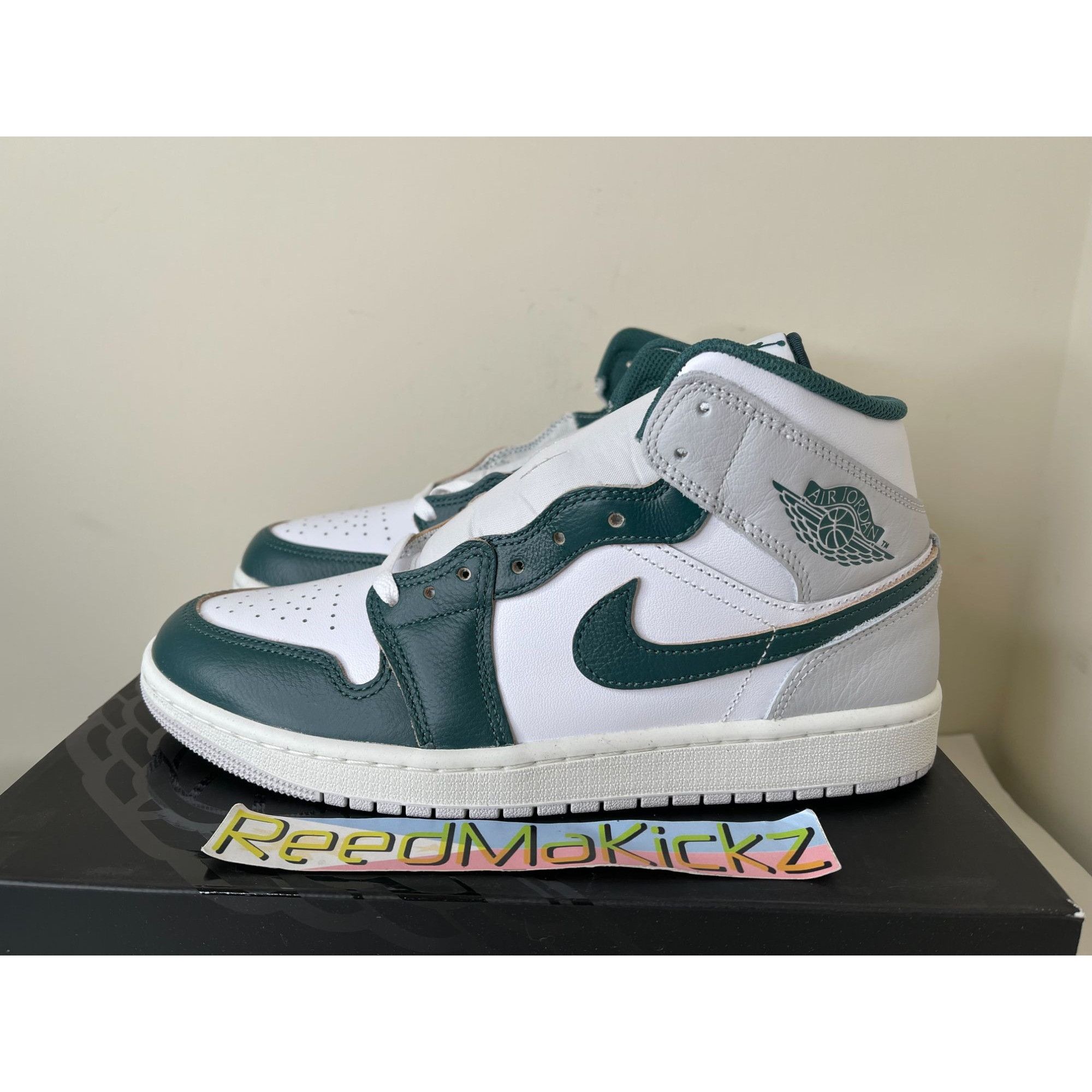 Jordan Brand Jordan 1 MID SE White Oxidized Green MENS 9US Size US 9 / EU 42 - 1 Thumbnail