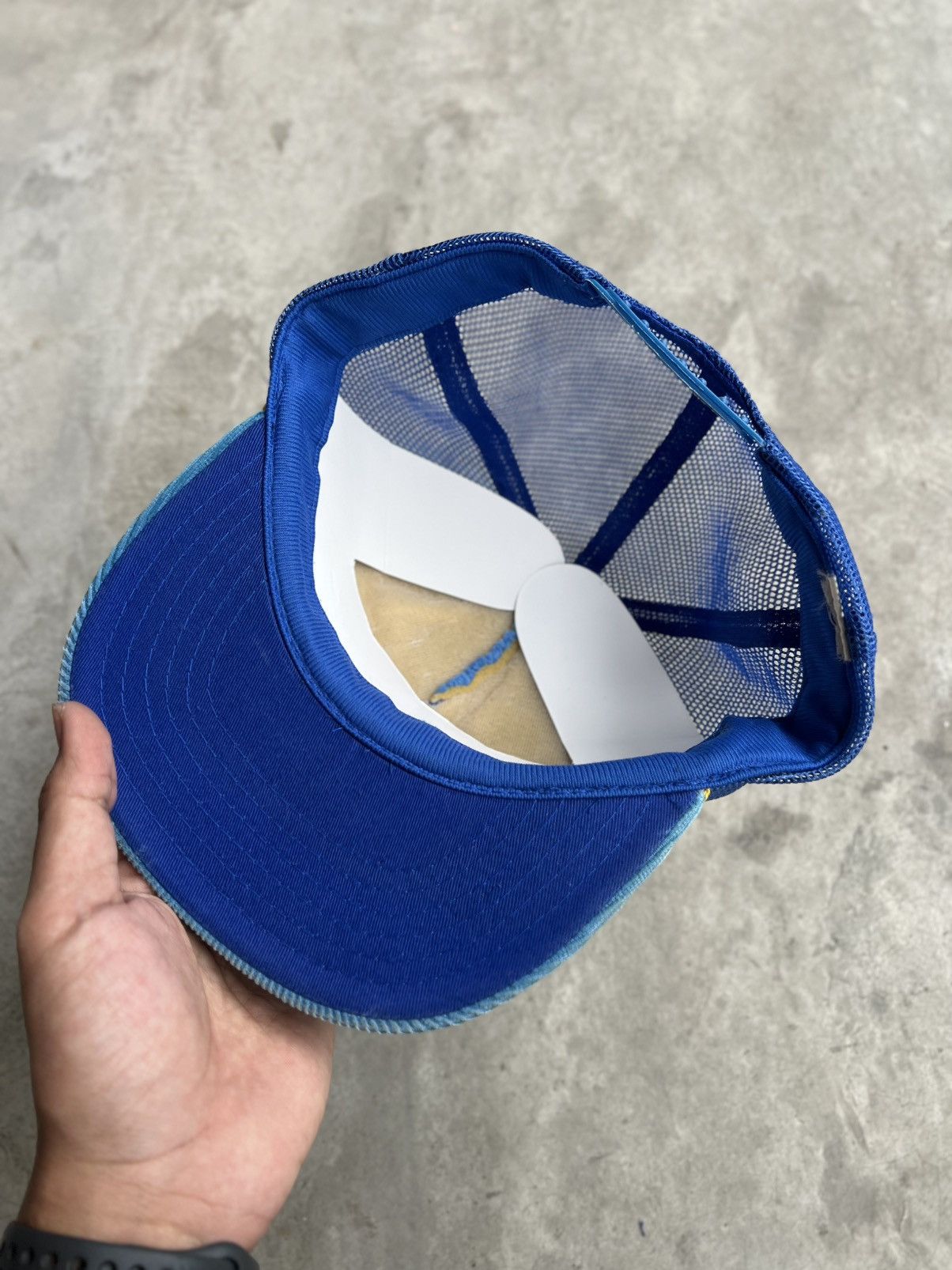 Vintage Vintage Trucker Hat Maui Size ONE SIZE - 3 Thumbnail