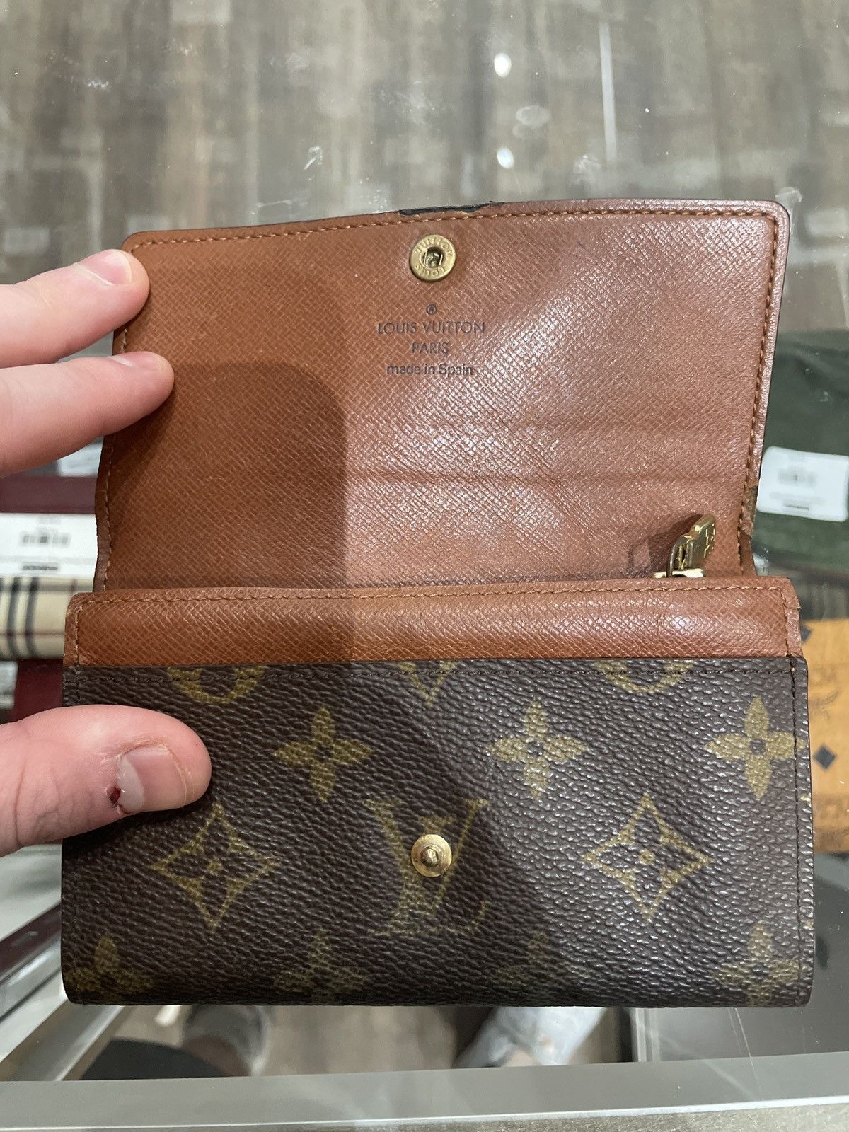 Louis Vuitton Louis Vuitton Monogram Large Coin Pouch Size ONE SIZE - 4 Thumbnail