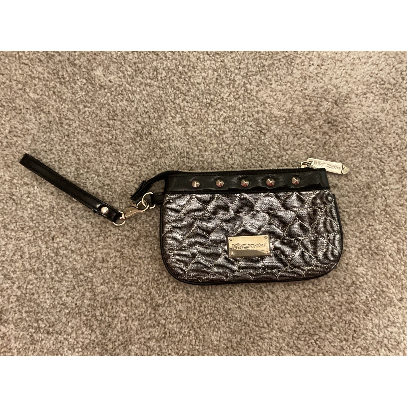 Betsey Johnson Betsey Johnson Studded Quilted Heart "Be Mine" Wristlet Size ONE SIZE - 1 Thumbnail
