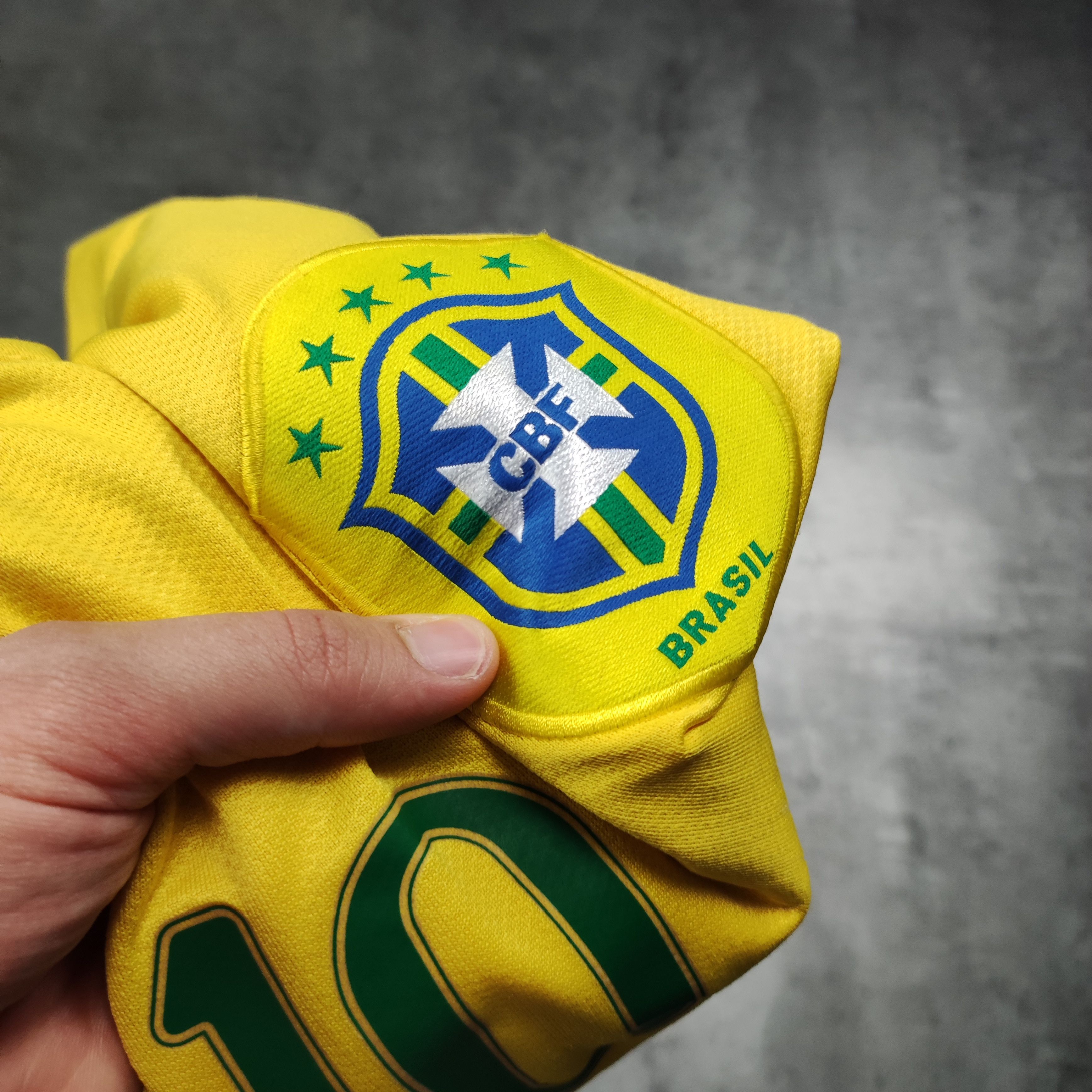 Nike RARE Vintage Brazil National Team x Nike Football Jersey Size US XL / EU 56 / 4 - 7 Thumbnail
