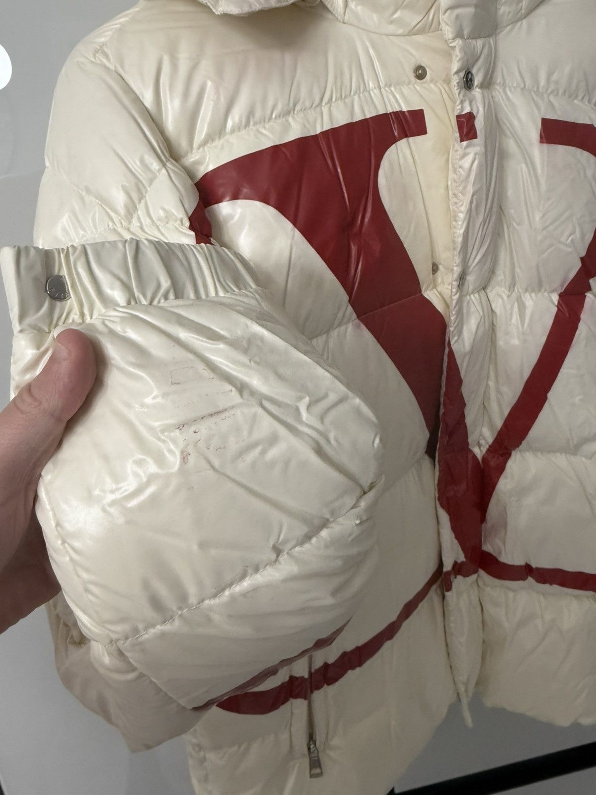 Moncler × Valentino White / Red Moncler X Valentino Coat size 52 (L/XL MENS) Size US L / EU 52-54 / 3 - 6 Thumbnail