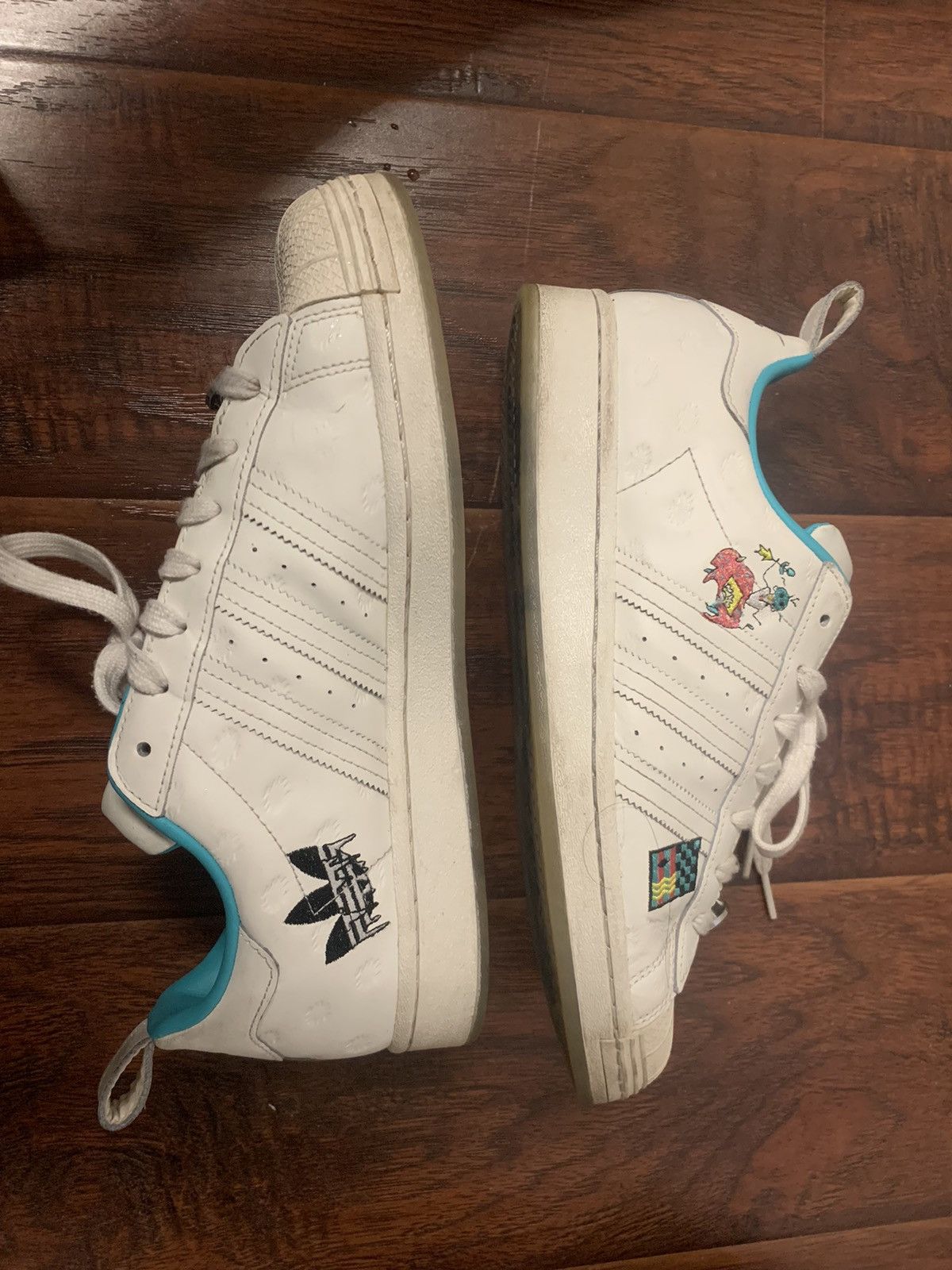 Adidas Arizona green tea Adidas superstars Size US 10 / EU 43 - 4 Thumbnail