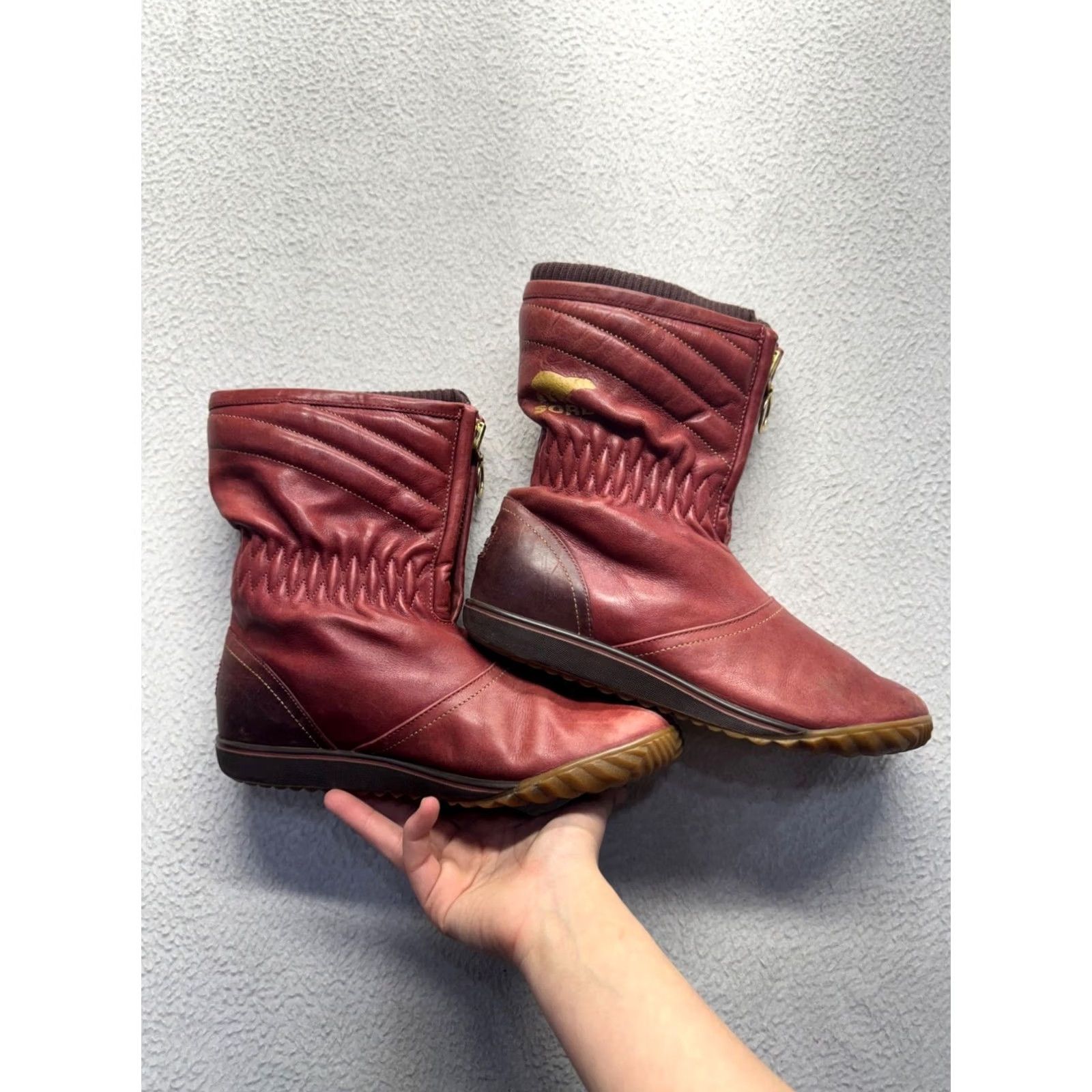 SOREL Sorel Boots Womens 10 Red Leather Ankle Quilted Zip Closure Non-Slip Rubber Outsole Winter Vintage No Size US 10 / IT 40 - 6 Thumbnail