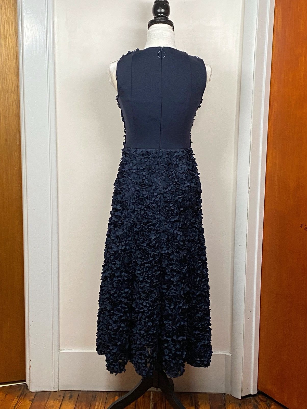 Akris Akris Petal 3D Appliqué Midi-Dress size 2 Size XS / US 0-2 / IT 36-38 - 7 Thumbnail