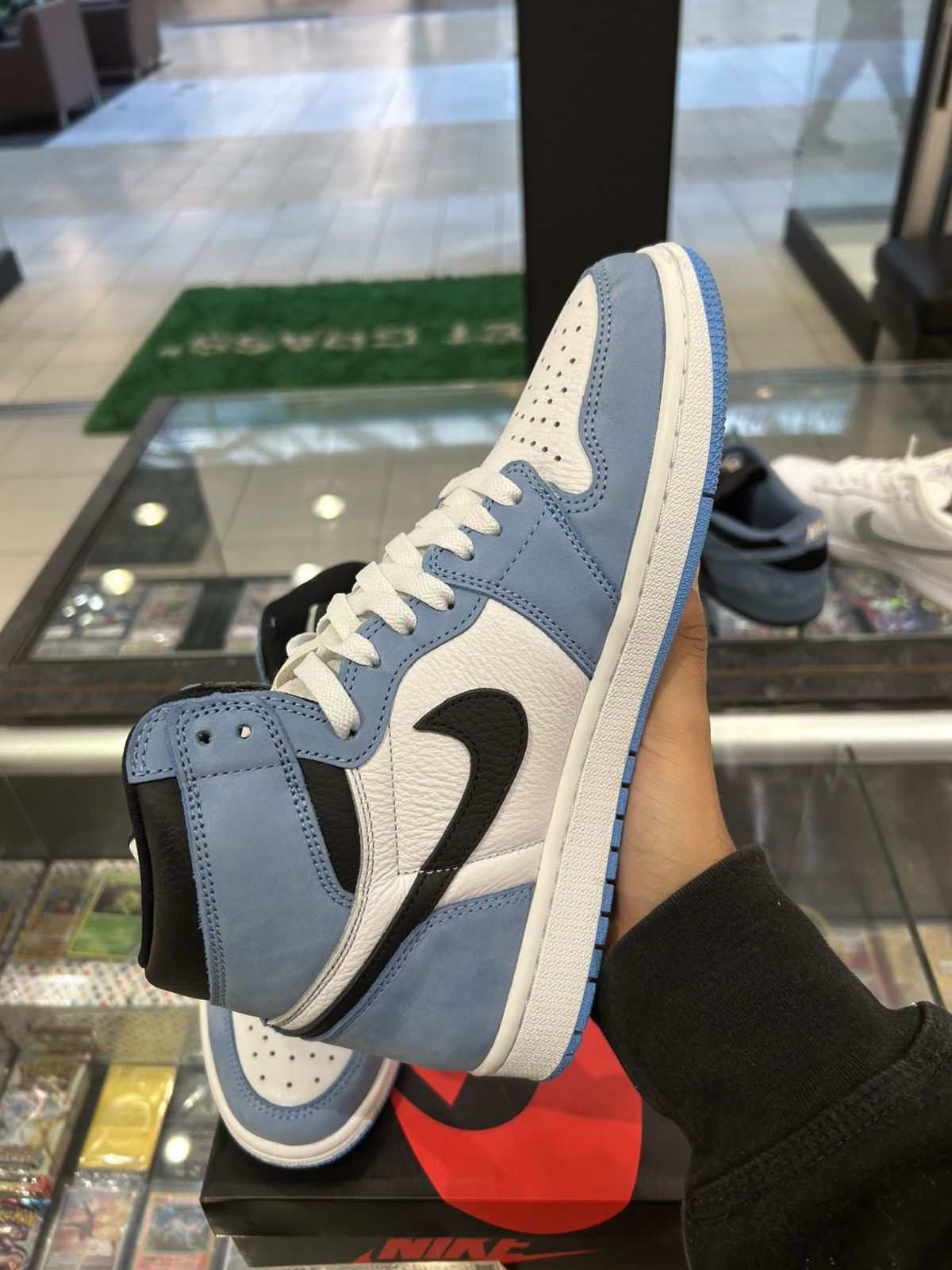 Jordan Brand Jordan 1 university blue Size US 9 / EU 42 - 4 Thumbnail