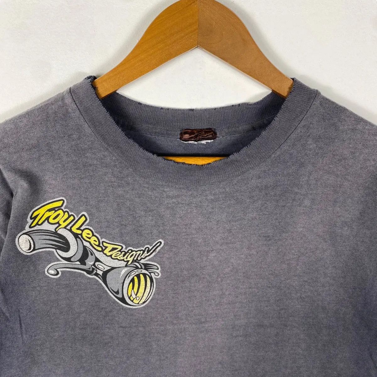 Vintage Vintage 90's TROY LEE DESIGNS Distressed Faded Tee Shirt Size US M / EU 48-50 / 2 - 4 Thumbnail