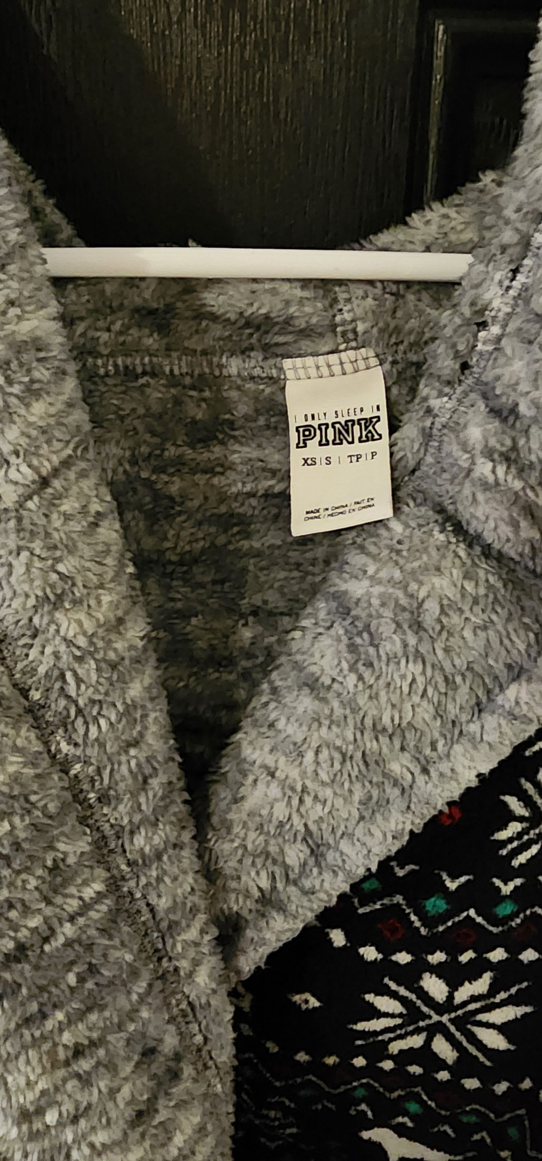 Victoria's Secret Victoria's Secret PINK Black Holiday Reversible Robe XS/S Size XS / US 0-2 / IT 36-38 - 2 Thumbnail