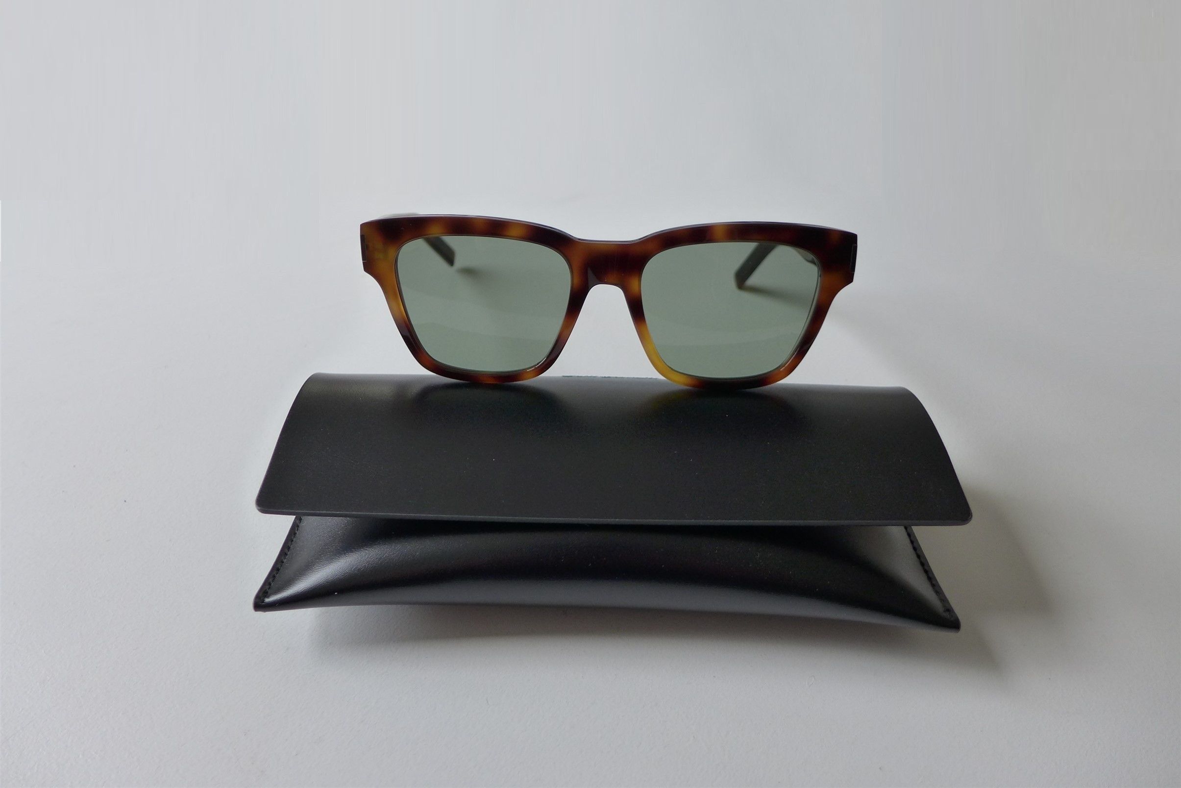 Saint Laurent Paris Saint Laurent SL560 Sunglasses - Tortoise Acetate Size ONE SIZE - 5 Thumbnail