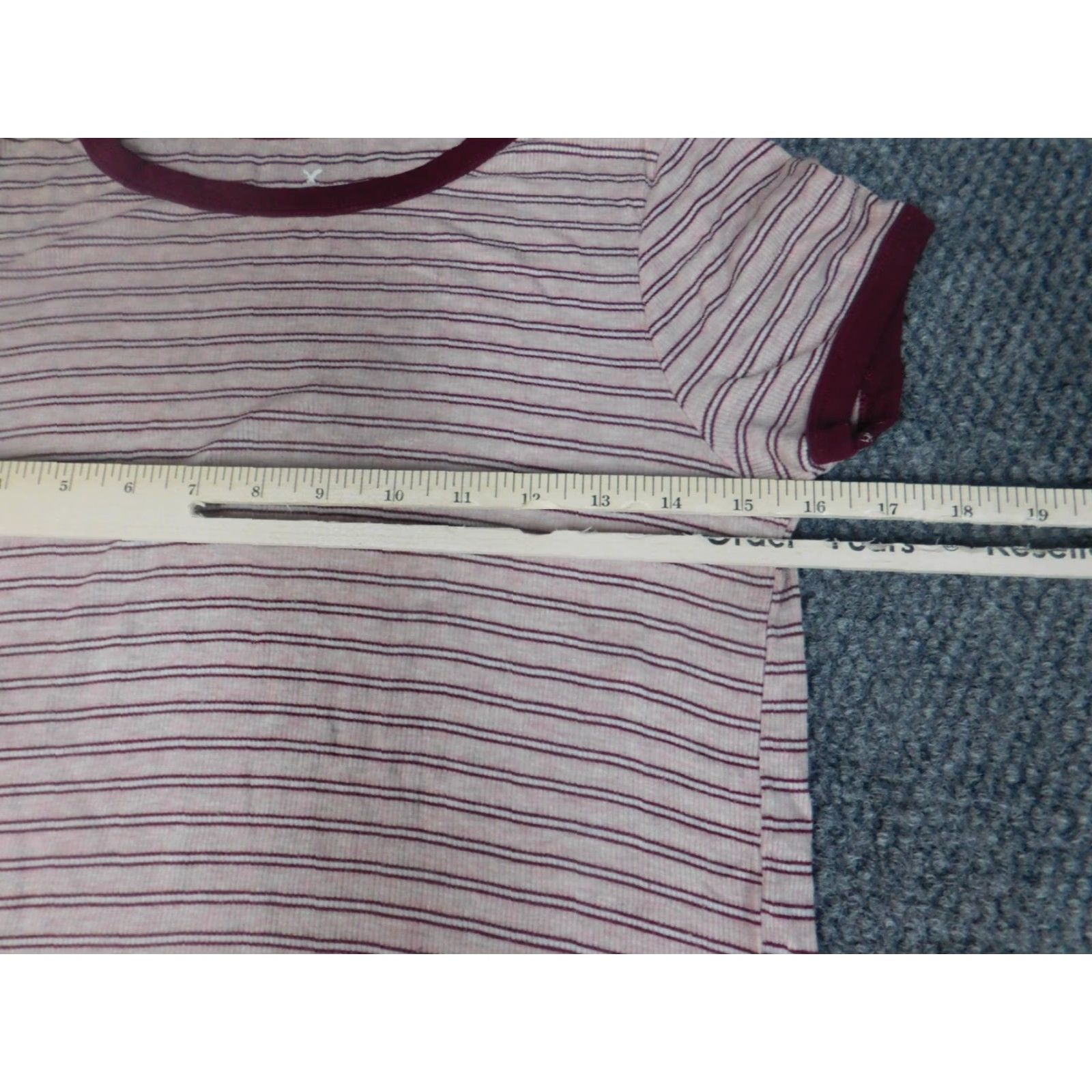 American Eagle Outfitters American Eagle Outfitters Blouse Women Small pink Knit Striped Raglan Sleeve Crew Neck Pullover Short Sleeve Basic Casual Size S / US 4 / IT 40 - 4 Thumbnail