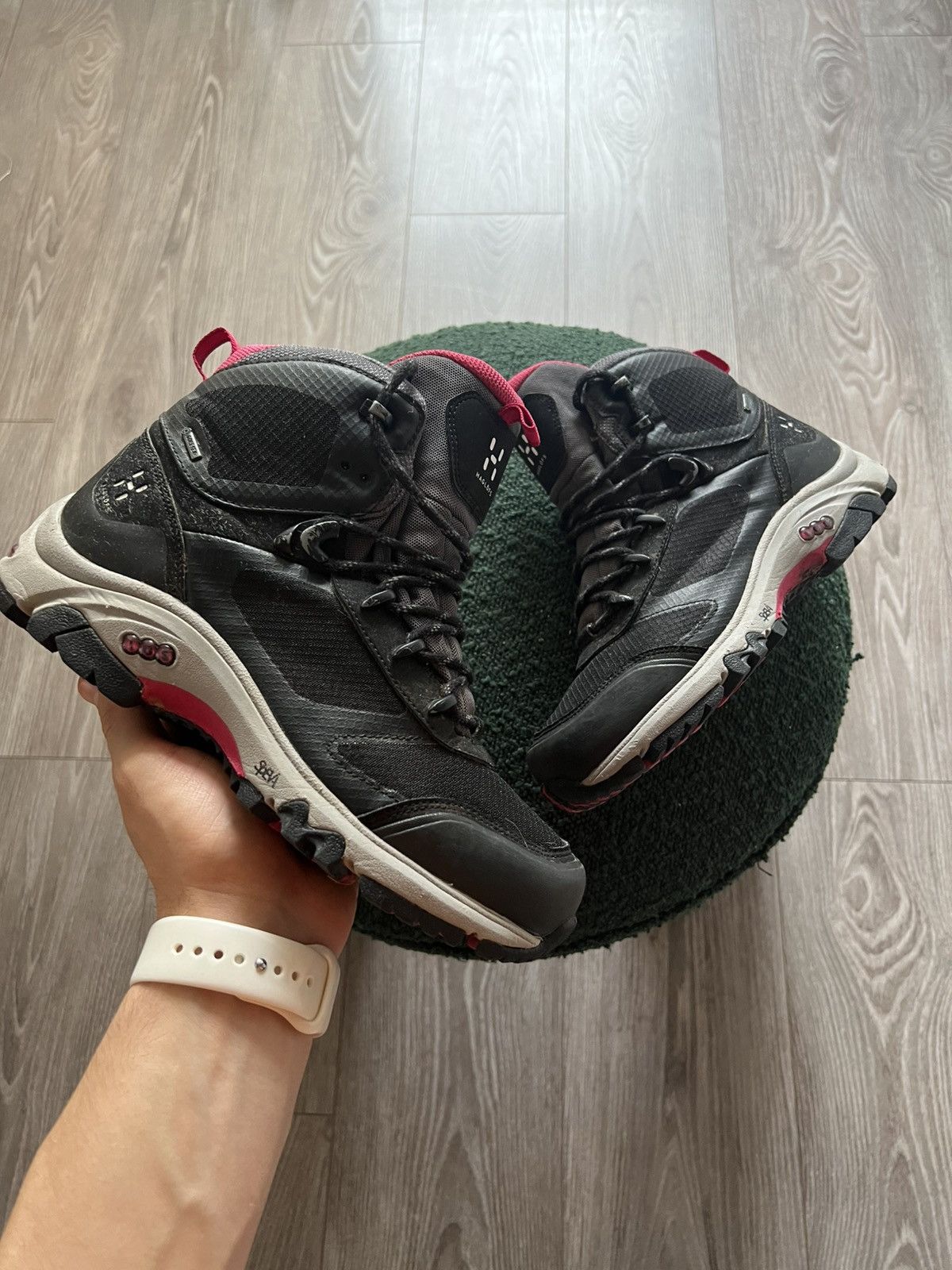 Asics × Goretex × Haglofs ‼️Haglofs x Asics Gel Observe Hi Q GT Wtprf Black/Pink Boots‼️ Size US 7 / IT 37 - 7 Thumbnail