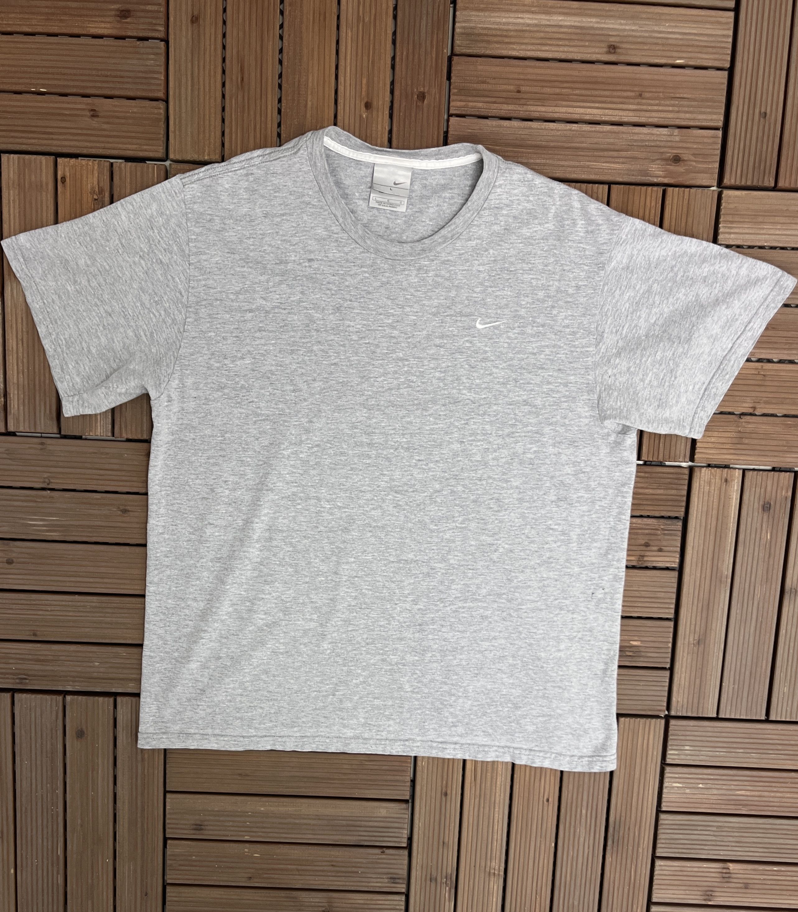 Nike × Vintage Nike Small Swoosh Embroidered Vintage Grey T-Shirt Tee Size US L / EU 52-54 / 3 - 1 Thumbnail