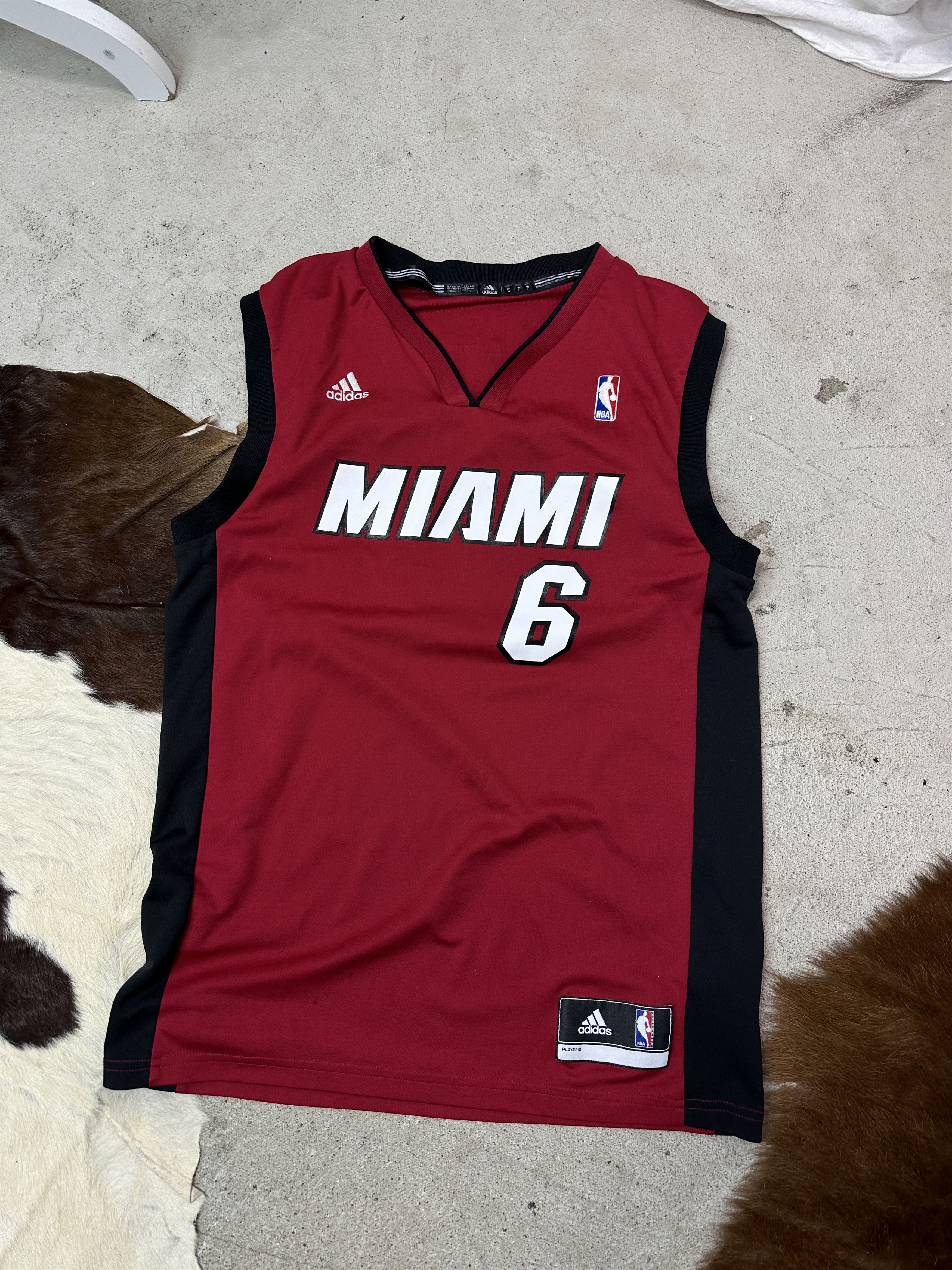NBA Vintage Sporty NBA Miami Heats Lebron James Jersey Y2K Size US S / EU 44-46 / 1 - 1 Thumbnail