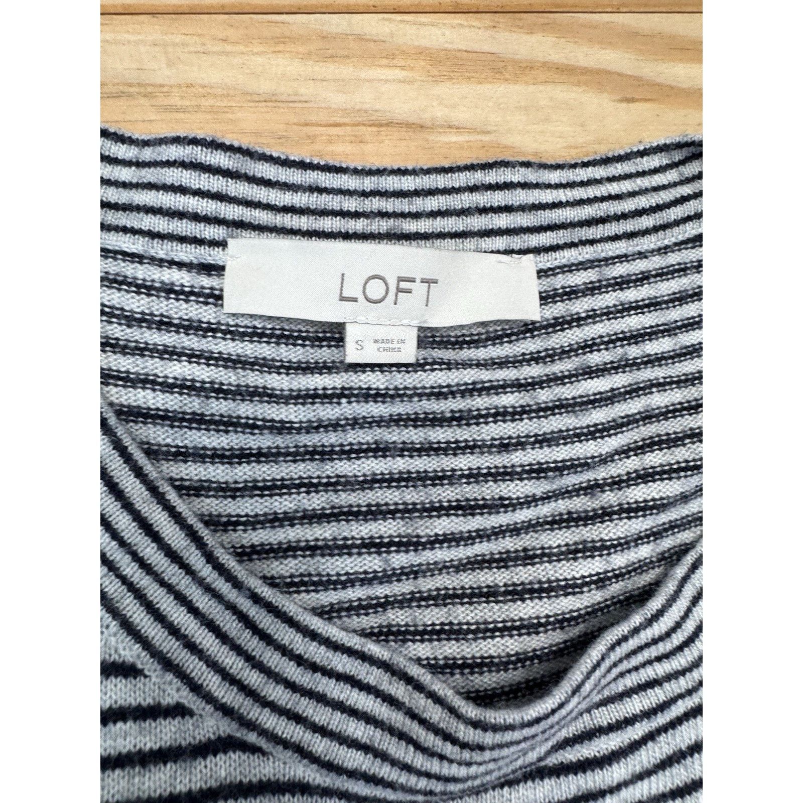 Ann Taylor Ann Taylor LOFT Striped Sweater Womens Size S Gray Black Size S / US 4 / IT 40 - 6 Thumbnail