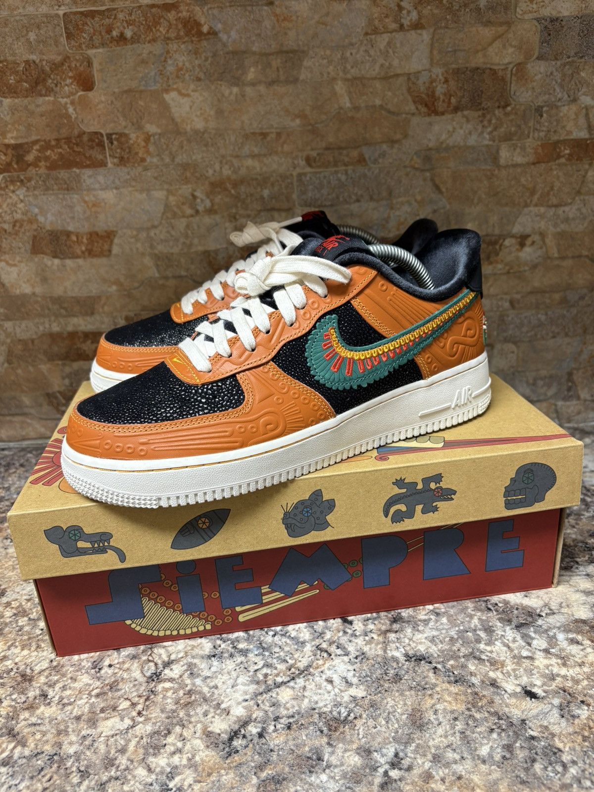 Nike Nike Air Force 1 '07 LX Siempre Familia Size 8 Size US 8 / EU 41 - 1 Thumbnail